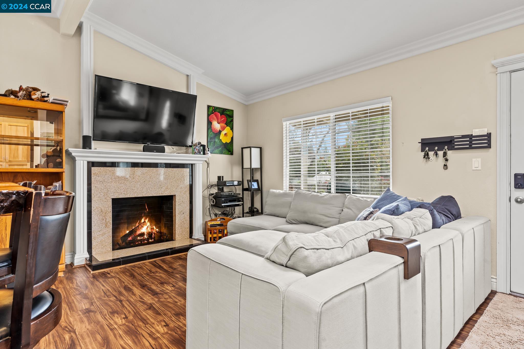 Detail Gallery Image 6 of 26 For 1861 Gelbke Ln, Concord,  CA 94520 - 3 Beds | 2 Baths