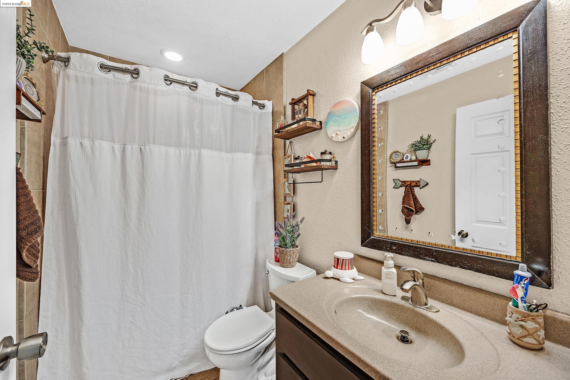 Detail Gallery Image 22 of 33 For 2105 Christine St, Modesto,  CA 95350 - 3 Beds | 2 Baths