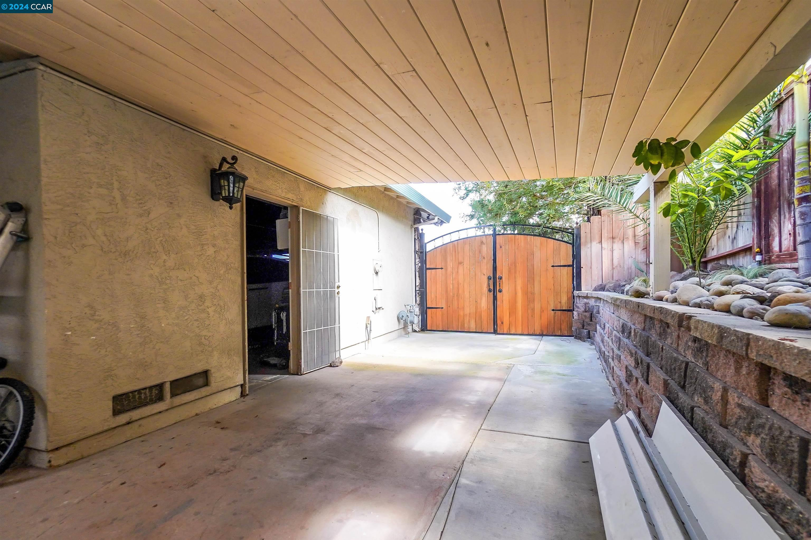Detail Gallery Image 3 of 44 For 2201 Cordoba Way, Antioch,  CA 94509 - 3 Beds | 2 Baths