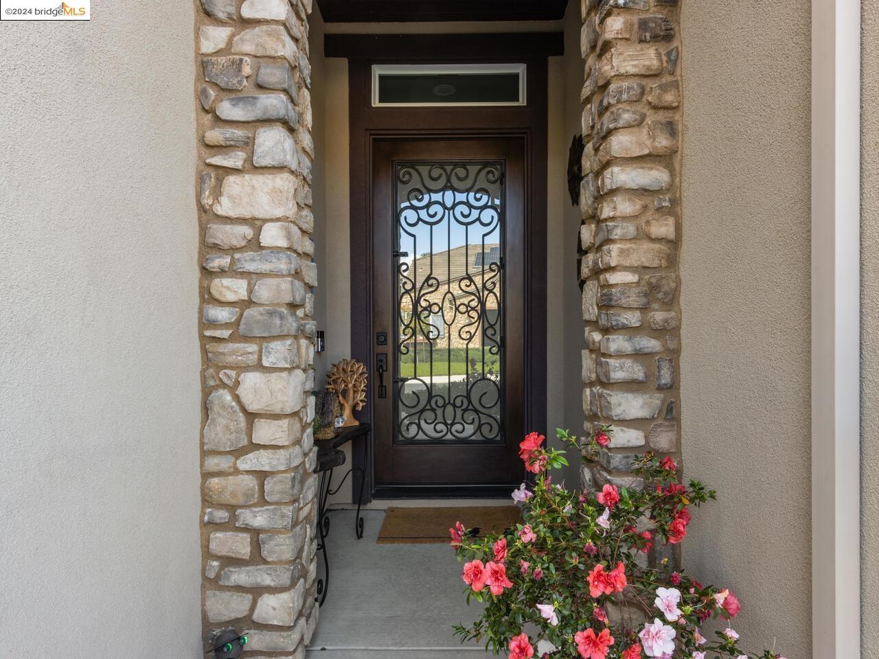 Detail Gallery Image 2 of 36 For 2020 Tempranillo Ln, Brentwood,  CA 94513 - 2 Beds | 2 Baths