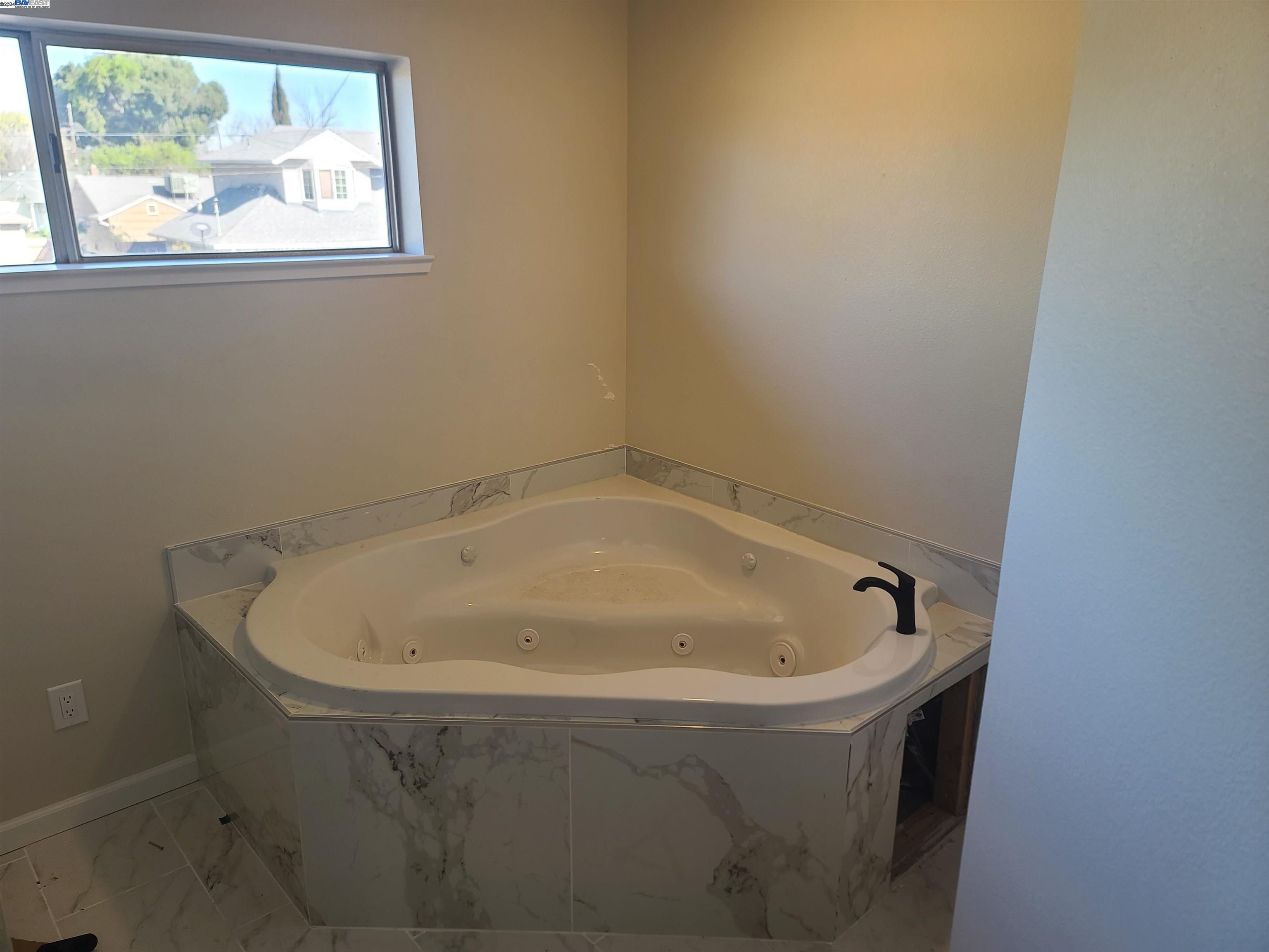 Detail Gallery Image 20 of 60 For 2038 Canal Dr, Stockton,  CA 95204 - 4 Beds | 2 Baths