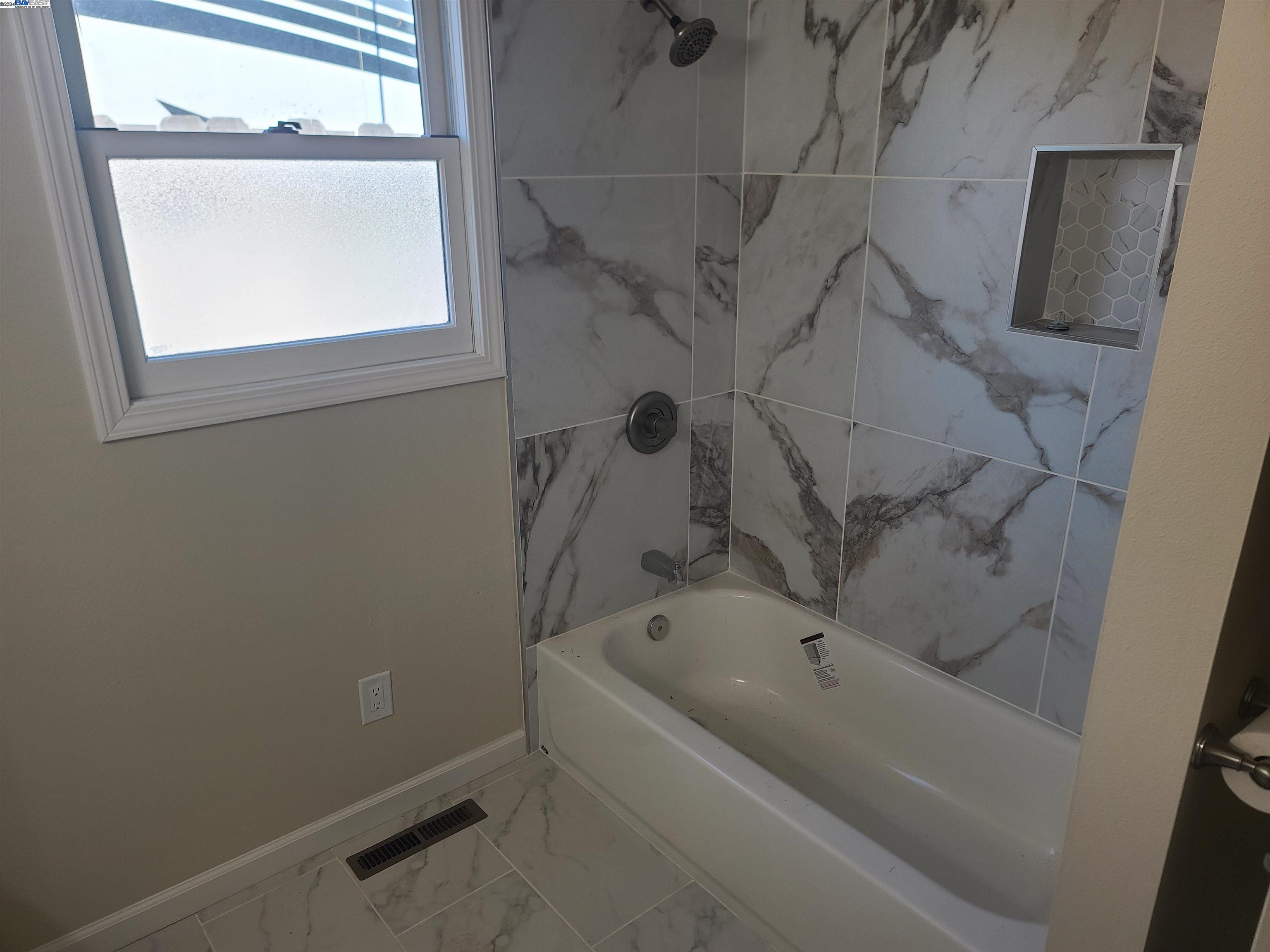 Detail Gallery Image 21 of 60 For 2038 Canal Dr, Stockton,  CA 95204 - 4 Beds | 2 Baths