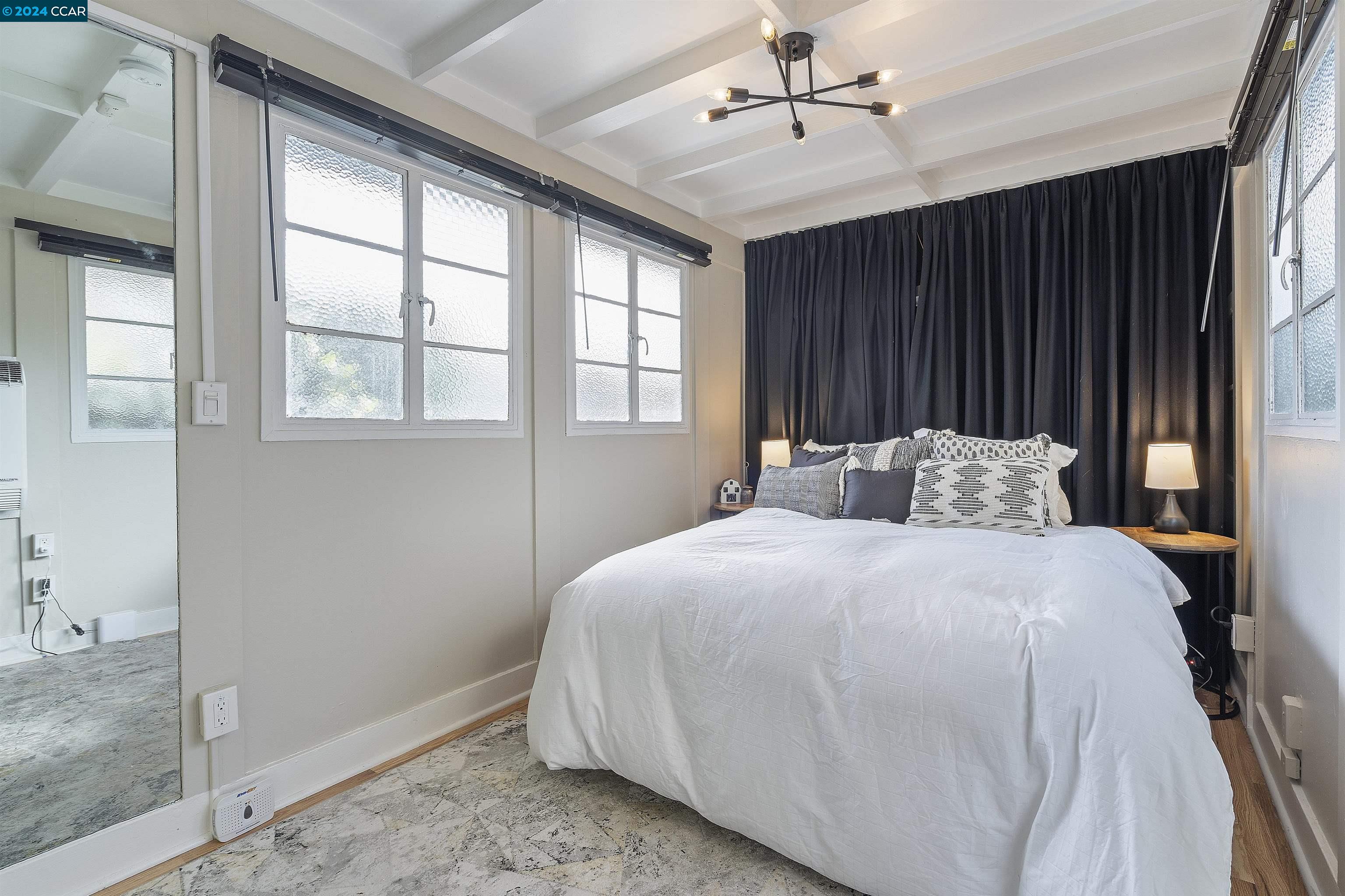 Detail Gallery Image 11 of 28 For 1349 Neilson St, Berkeley,  CA 94702 - 2 Beds | 2 Baths
