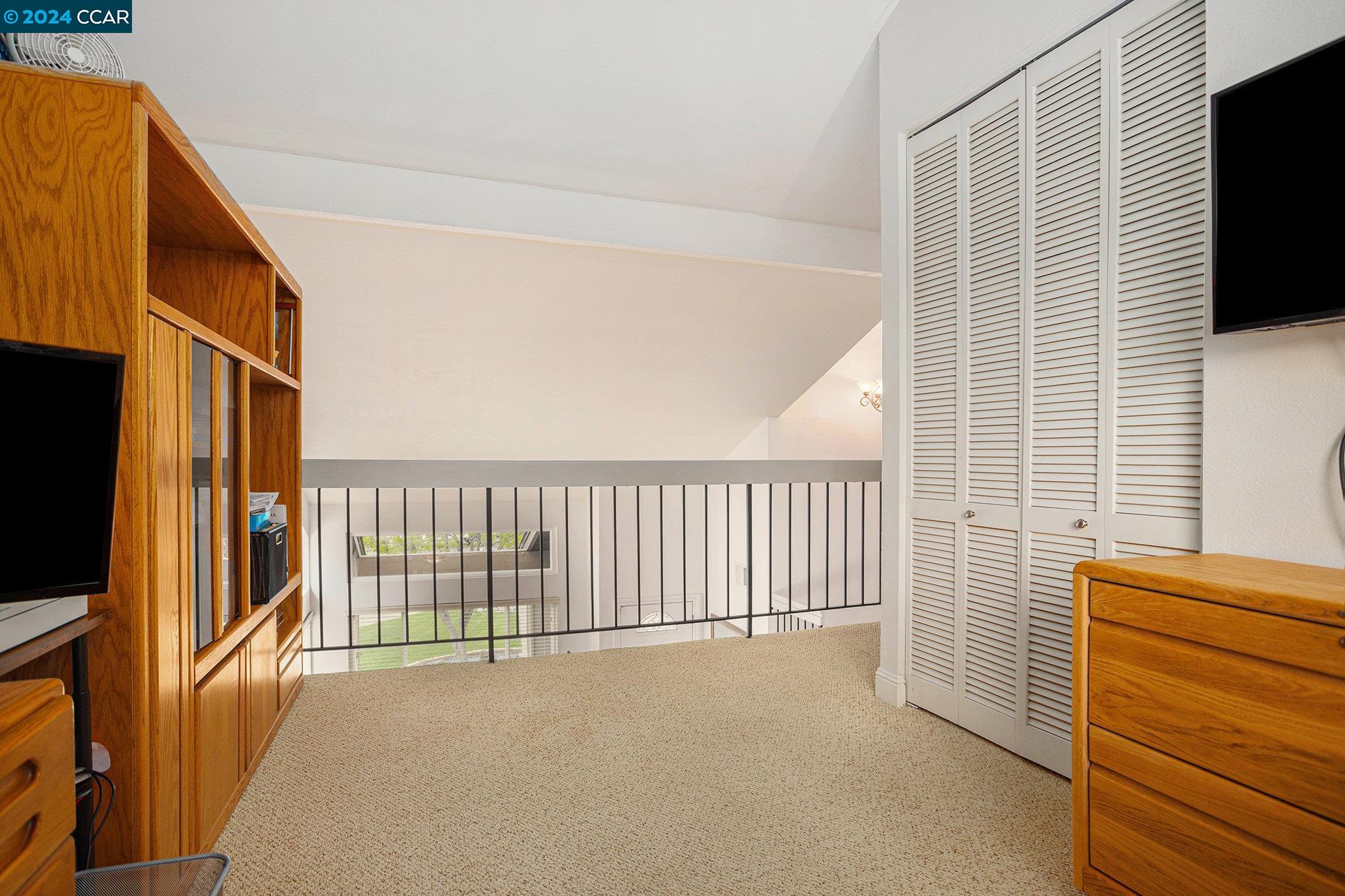 Detail Gallery Image 11 of 21 For 30 Sun Ct, Martinez,  CA 94553 - 4 Beds | 2/1 Baths