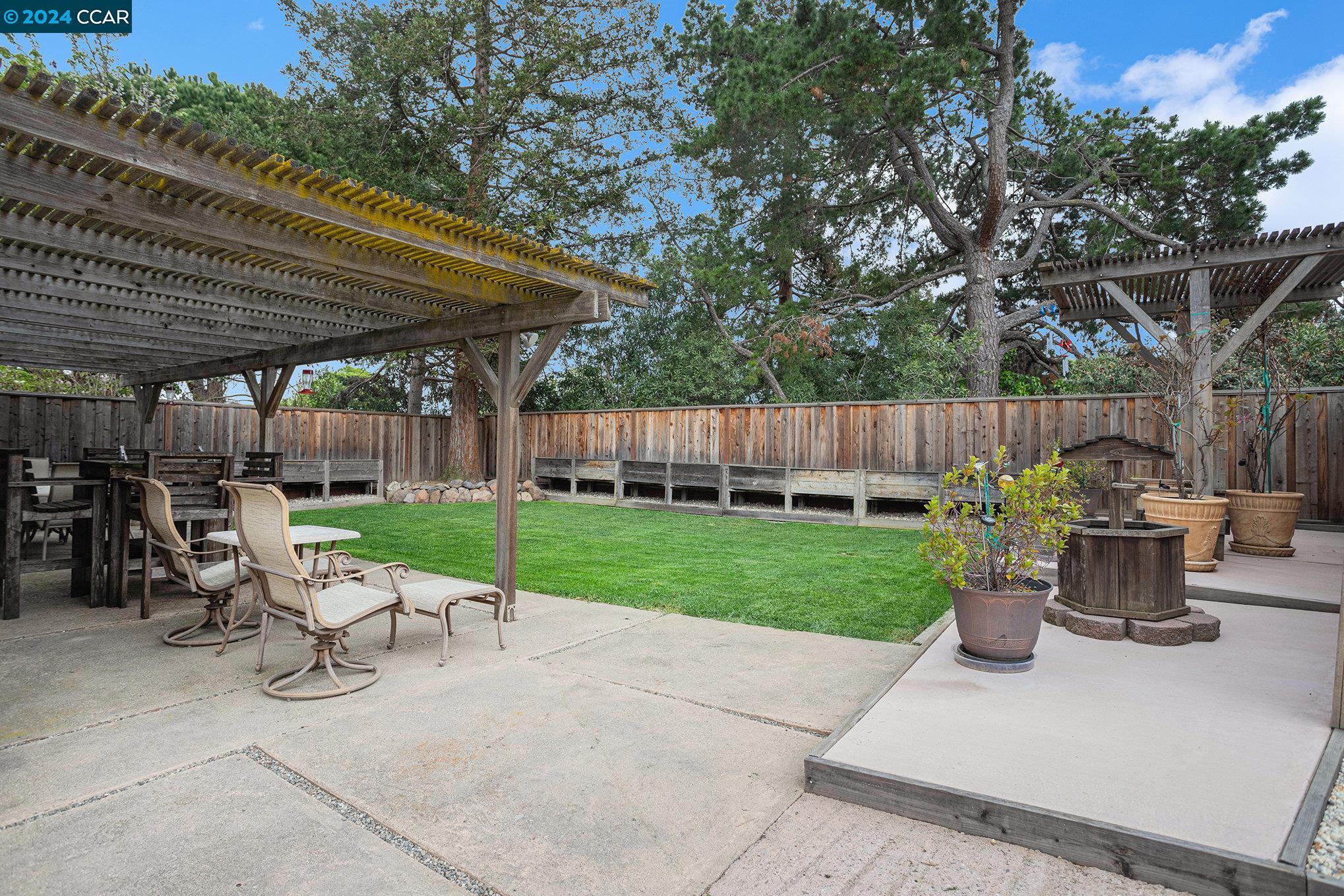 Detail Gallery Image 20 of 21 For 30 Sun Ct, Martinez,  CA 94553 - 4 Beds | 2/1 Baths