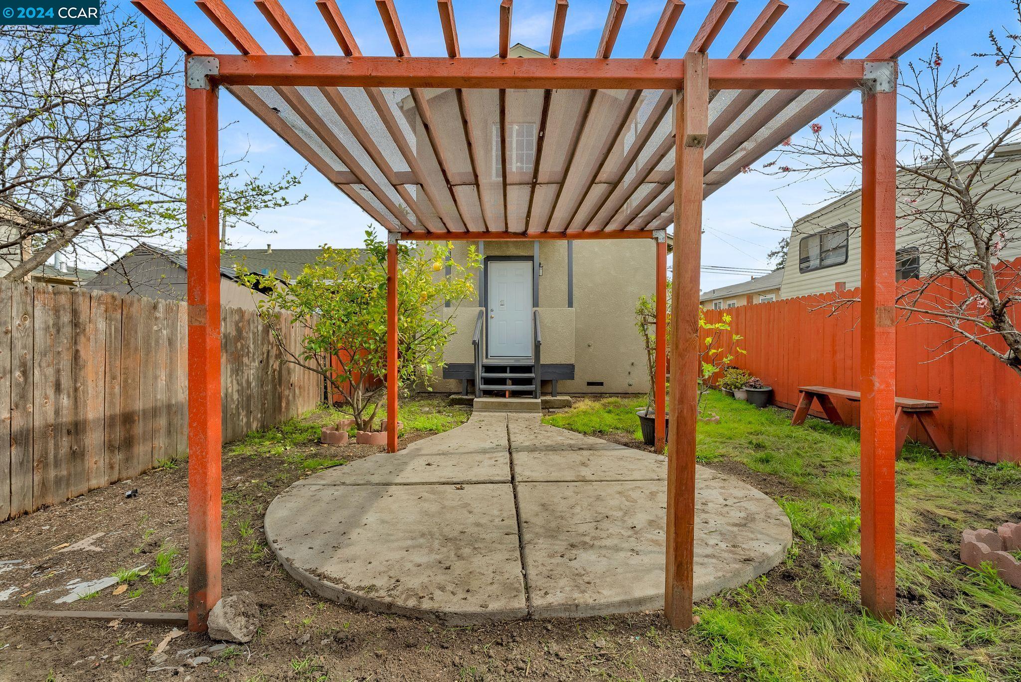 Detail Gallery Image 27 of 29 For 1081 82nd Ave, Oakland,  CA 94621 - 3 Beds | 2 Baths