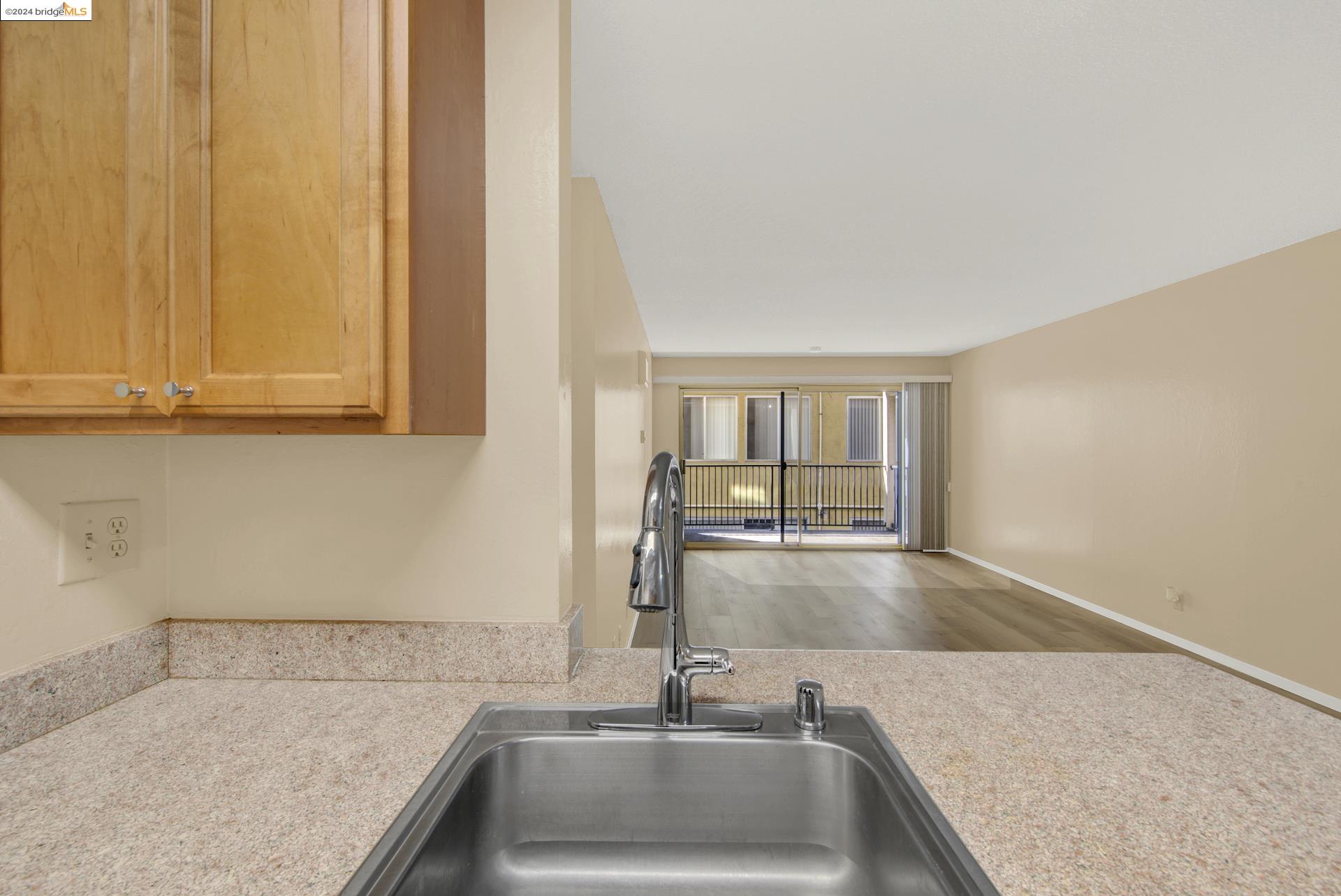 Detail Gallery Image 13 of 32 For 85 Vernon St #102,  Oakland,  CA 94610 - 1 Beds | 1 Baths