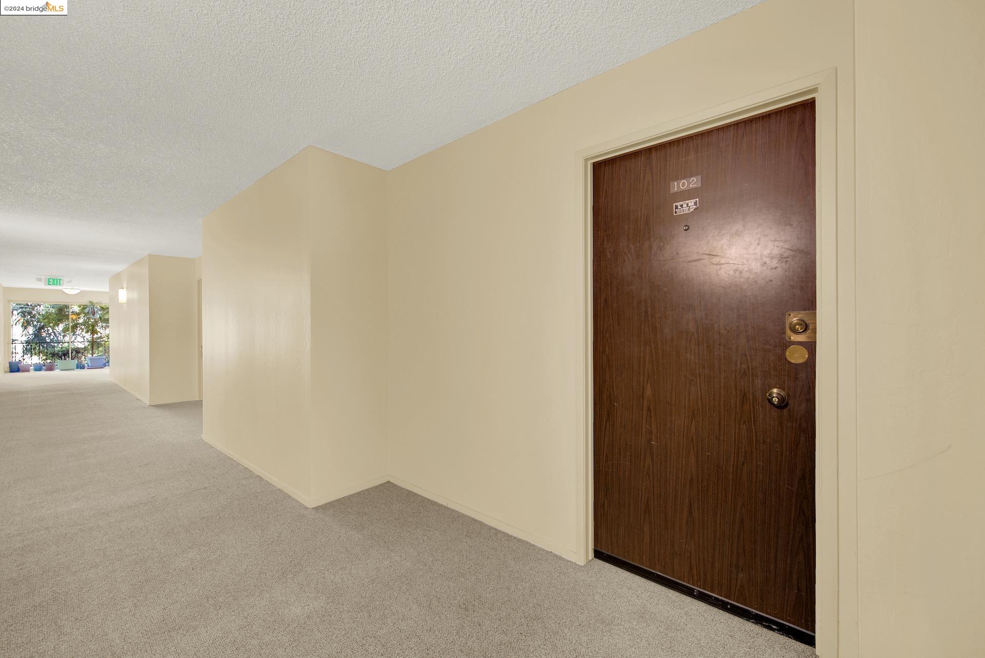 Detail Gallery Image 3 of 32 For 85 Vernon St #102,  Oakland,  CA 94610 - 1 Beds | 1 Baths