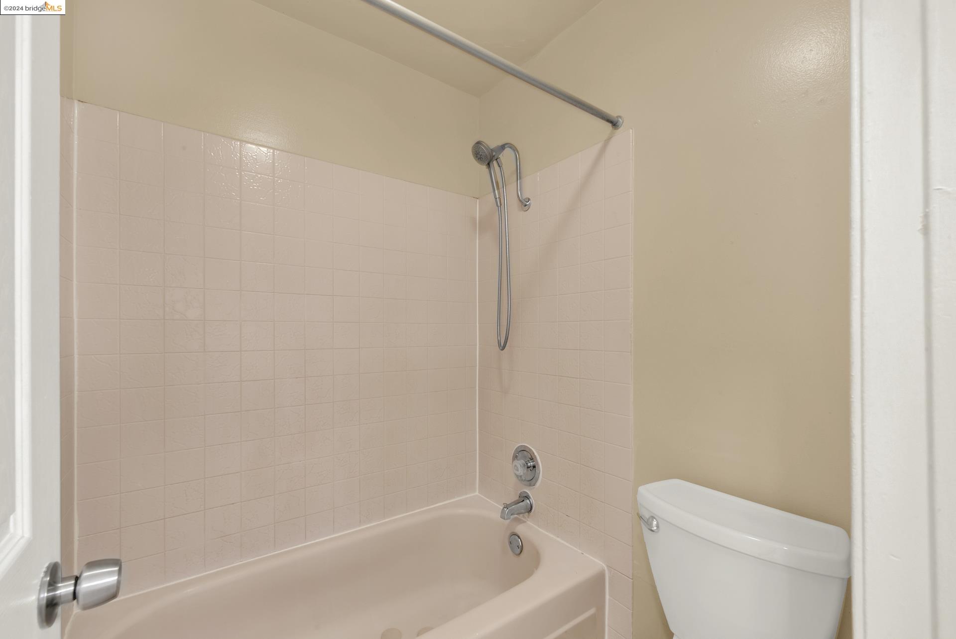 Detail Gallery Image 25 of 32 For 85 Vernon St #102,  Oakland,  CA 94610 - 1 Beds | 1 Baths