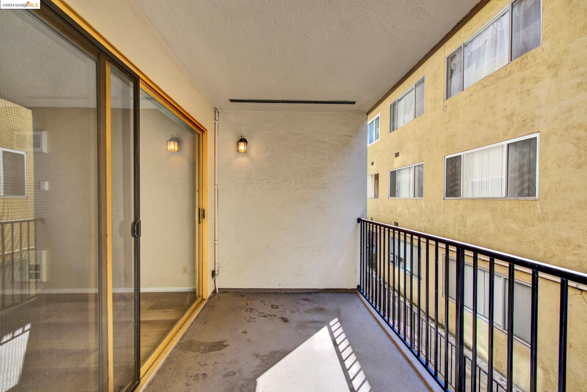 Detail Gallery Image 26 of 32 For 85 Vernon St #102,  Oakland,  CA 94610 - 1 Beds | 1 Baths