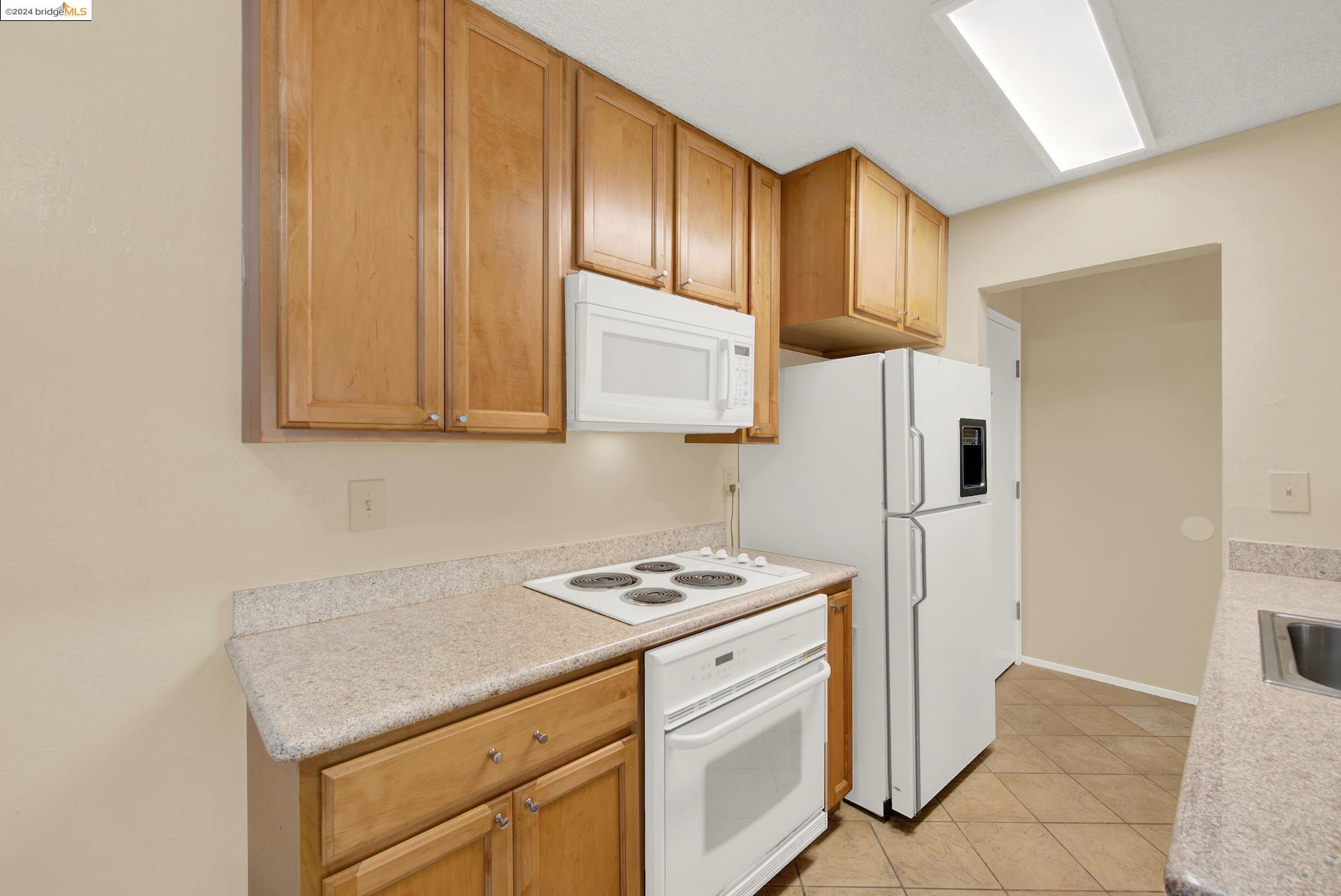 Detail Gallery Image 6 of 32 For 85 Vernon St #102,  Oakland,  CA 94610 - 1 Beds | 1 Baths