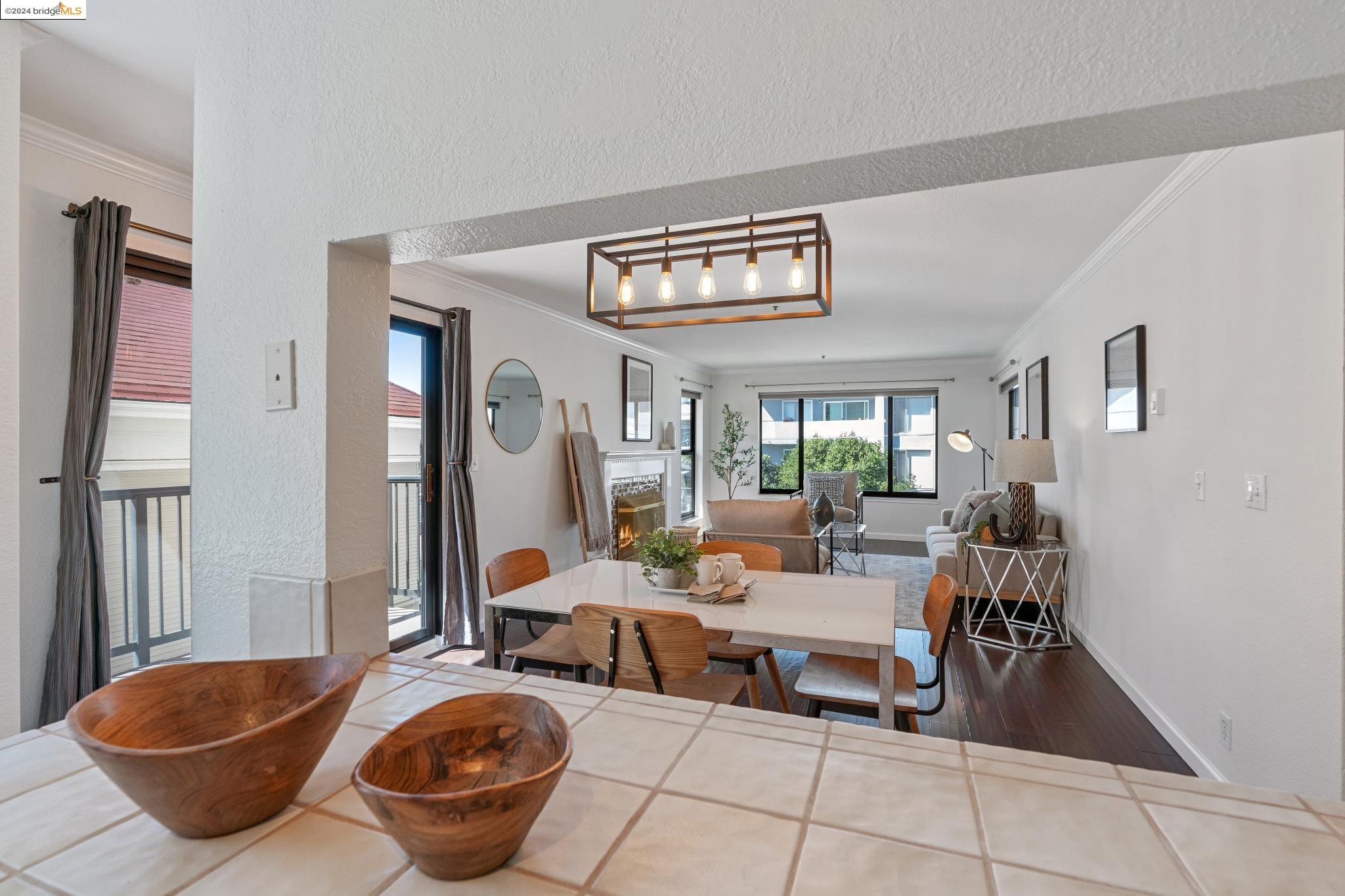 Detail Gallery Image 12 of 35 For 322 Hanover Ave #313,  Oakland,  CA 94606 - 2 Beds | 2 Baths