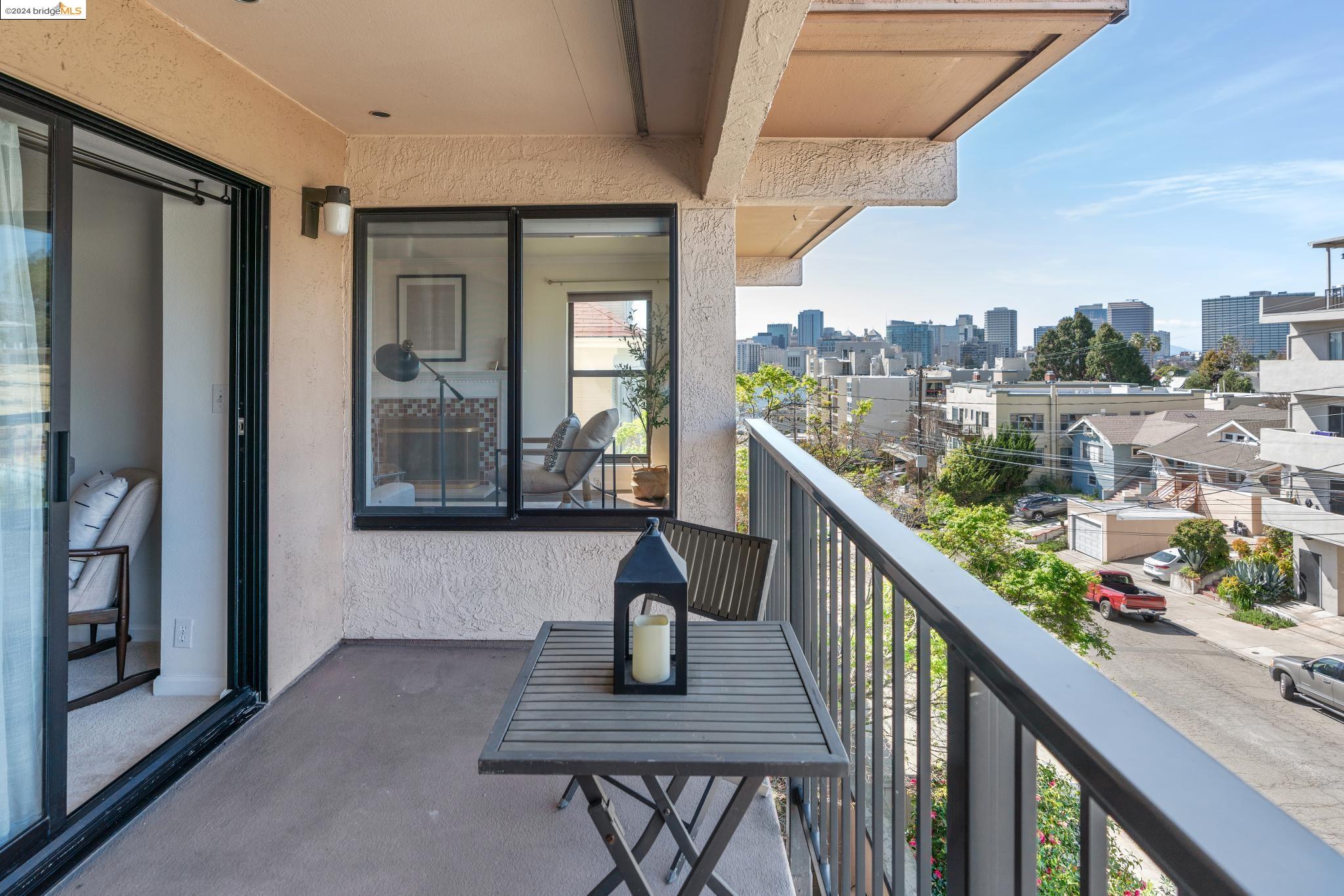Detail Gallery Image 17 of 35 For 322 Hanover Ave #313,  Oakland,  CA 94606 - 2 Beds | 2 Baths
