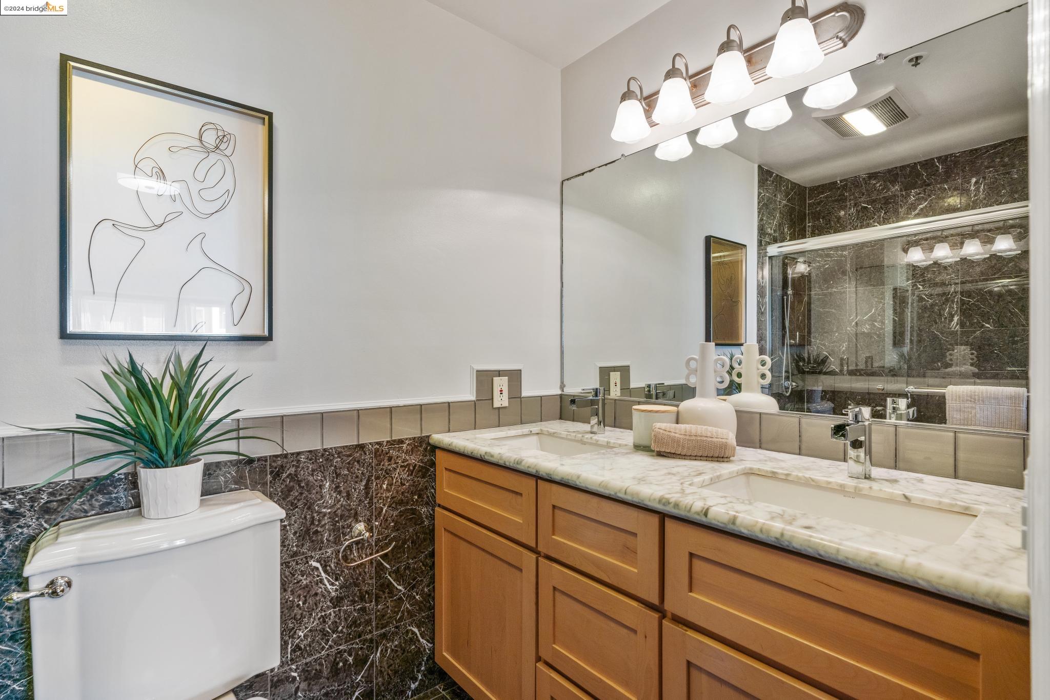 Detail Gallery Image 22 of 35 For 322 Hanover Ave #313,  Oakland,  CA 94606 - 2 Beds | 2 Baths