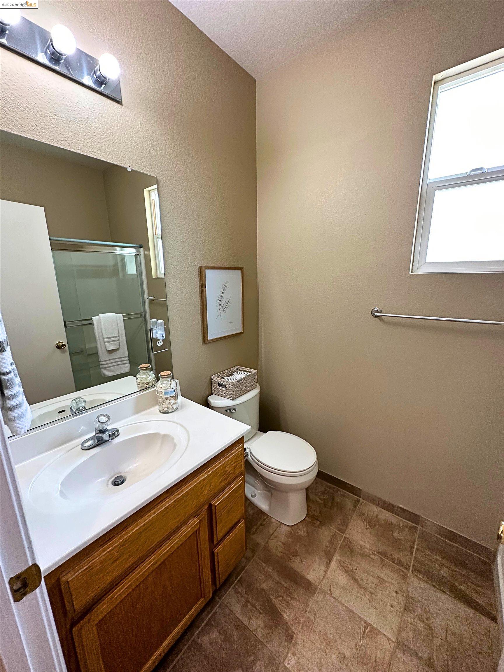 Detail Gallery Image 23 of 38 For 1189 Fiore Way, Manteca,  CA 95336 - 3 Beds | 2 Baths