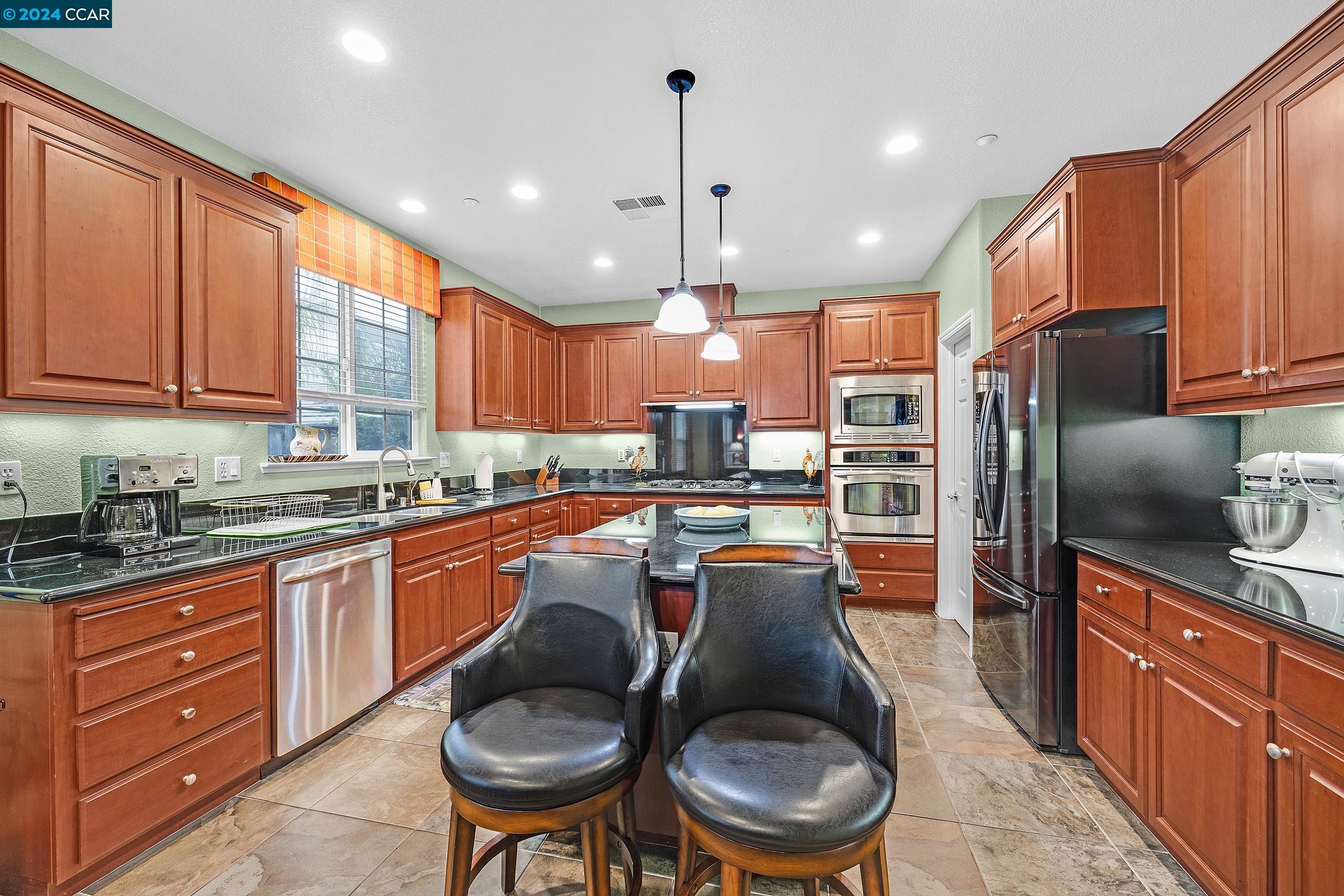 Detail Gallery Image 17 of 60 For 36 Calla Ct, Oakley,  CA 94561 - 5 Beds | 3/1 Baths