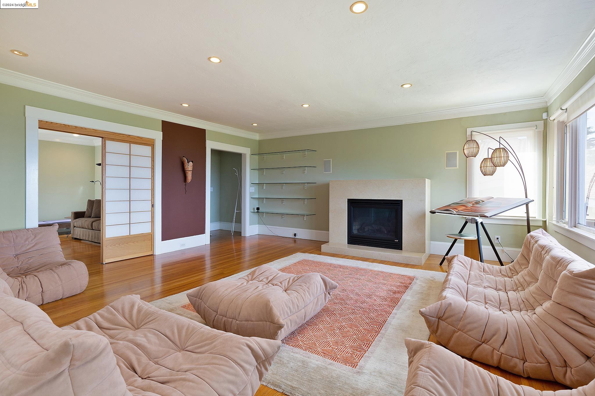 Detail Gallery Image 9 of 42 For 942 Hilldale Ave., Berkeley,  CA 94708 - 3 Beds | 3 Baths