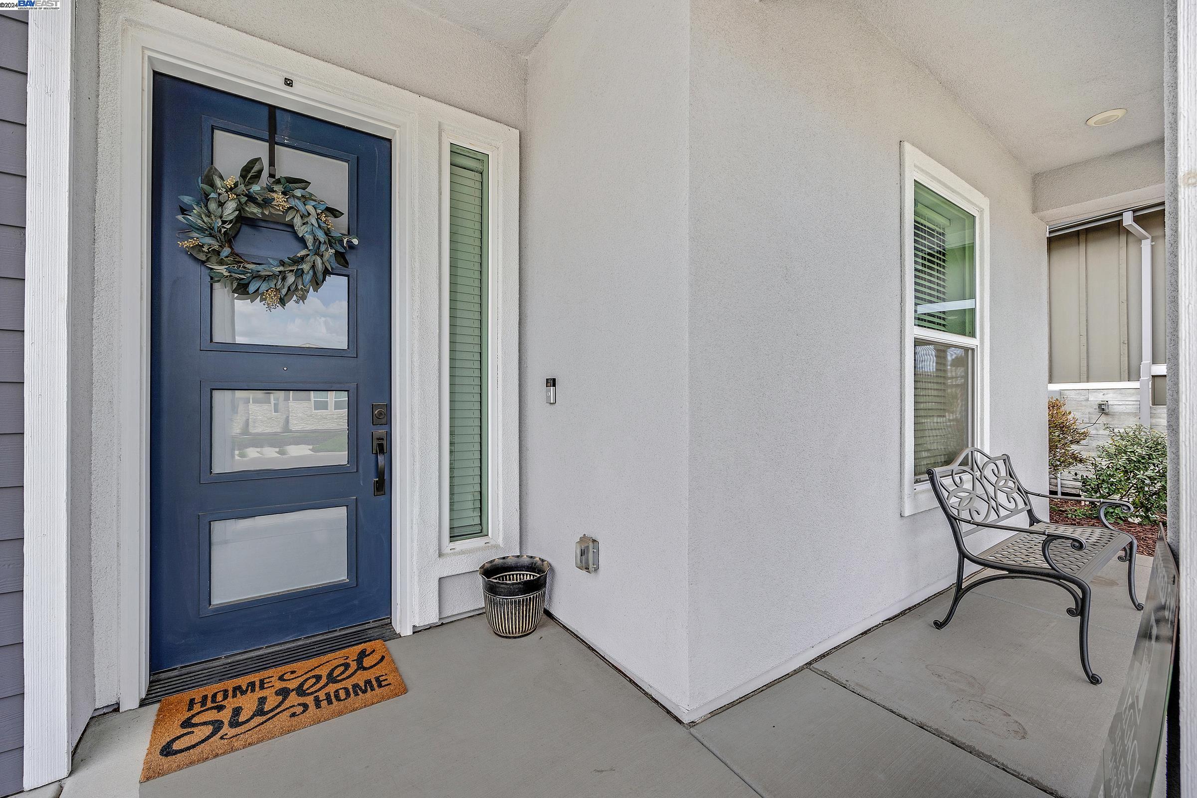 Detail Gallery Image 2 of 42 For 1163 Ambrose Dr, Manteca,  CA 95336 - 2 Beds | 2 Baths