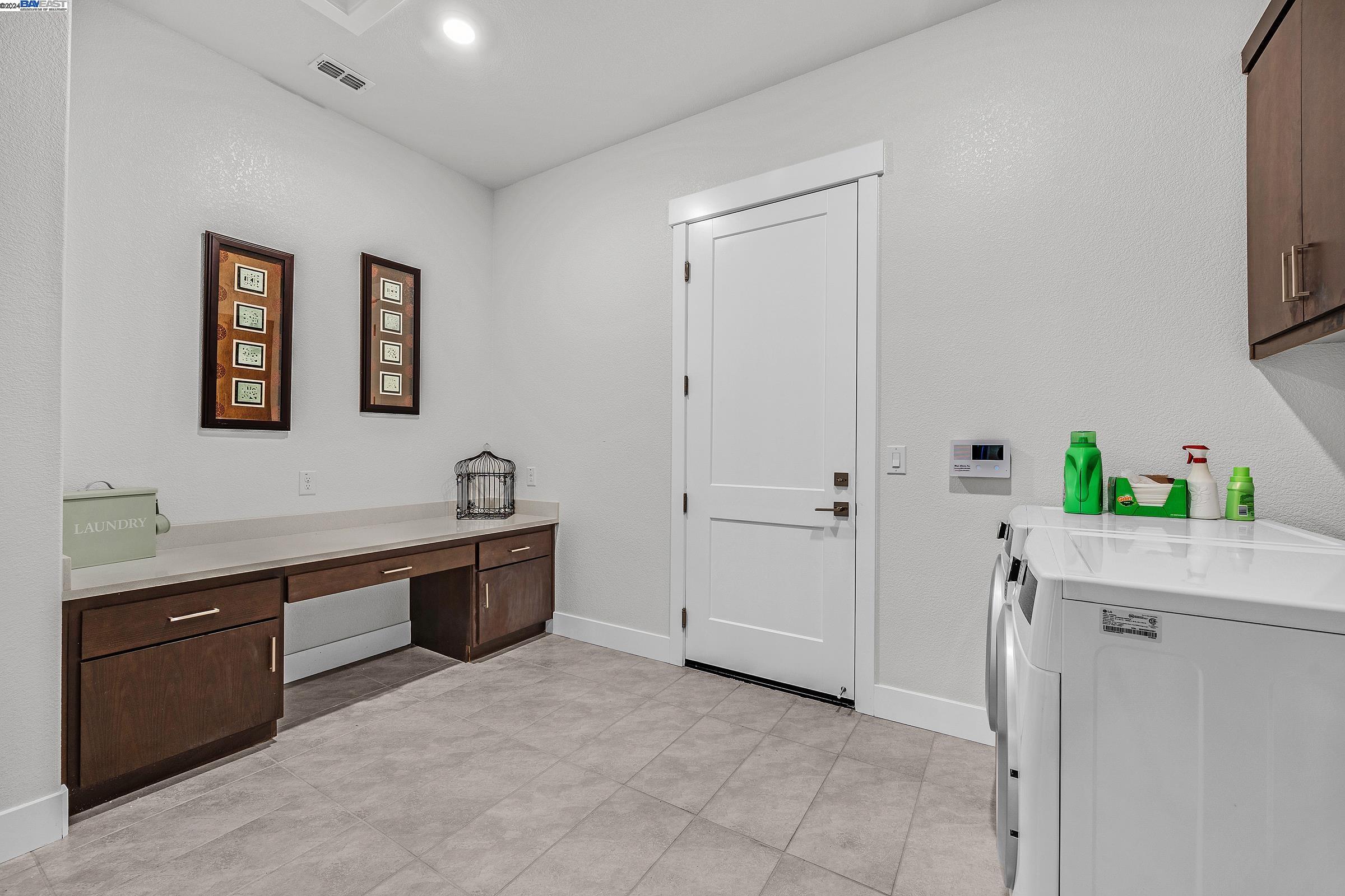 Detail Gallery Image 23 of 42 For 1163 Ambrose Dr, Manteca,  CA 95336 - 2 Beds | 2 Baths