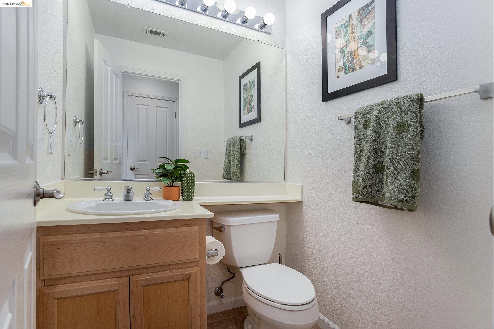 Detail Gallery Image 22 of 37 For 100 Burgundy Ct, Martinez,  CA 94553 - 4 Beds | 2/1 Baths