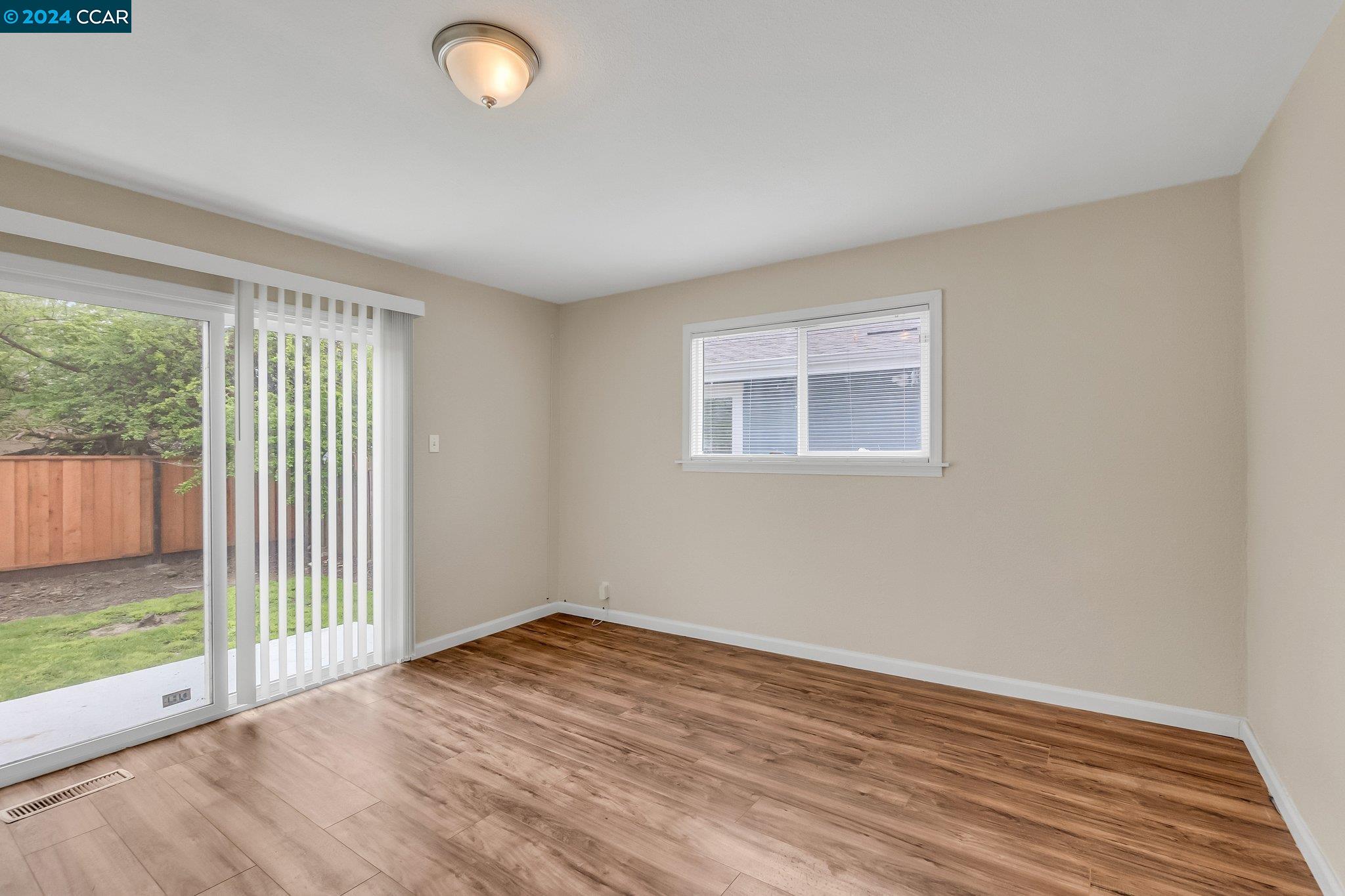 Detail Gallery Image 11 of 32 For 1852 1st St, Richmond,  CA 94801 - 6 Beds | 2/1 Baths