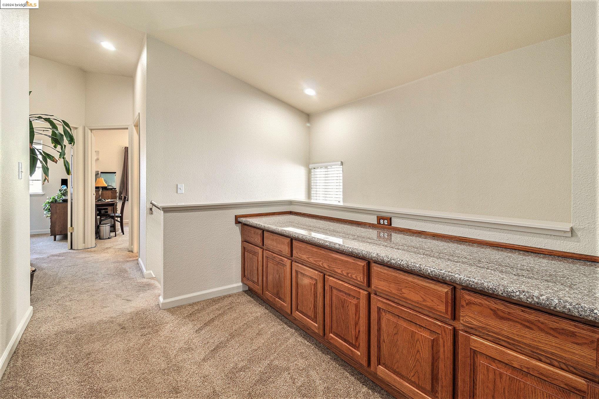 Detail Gallery Image 18 of 32 For 2874 Parkway Dr, Martinez,  CA 94553 - 4 Beds | 2/1 Baths