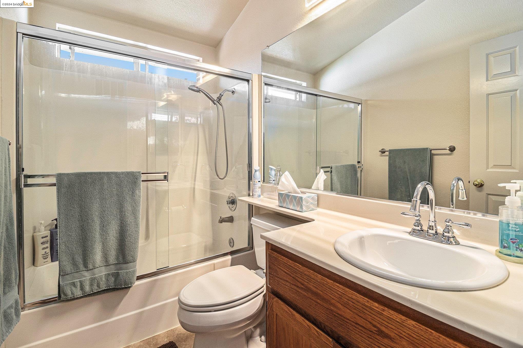 Detail Gallery Image 20 of 32 For 2874 Parkway Dr, Martinez,  CA 94553 - 4 Beds | 2/1 Baths