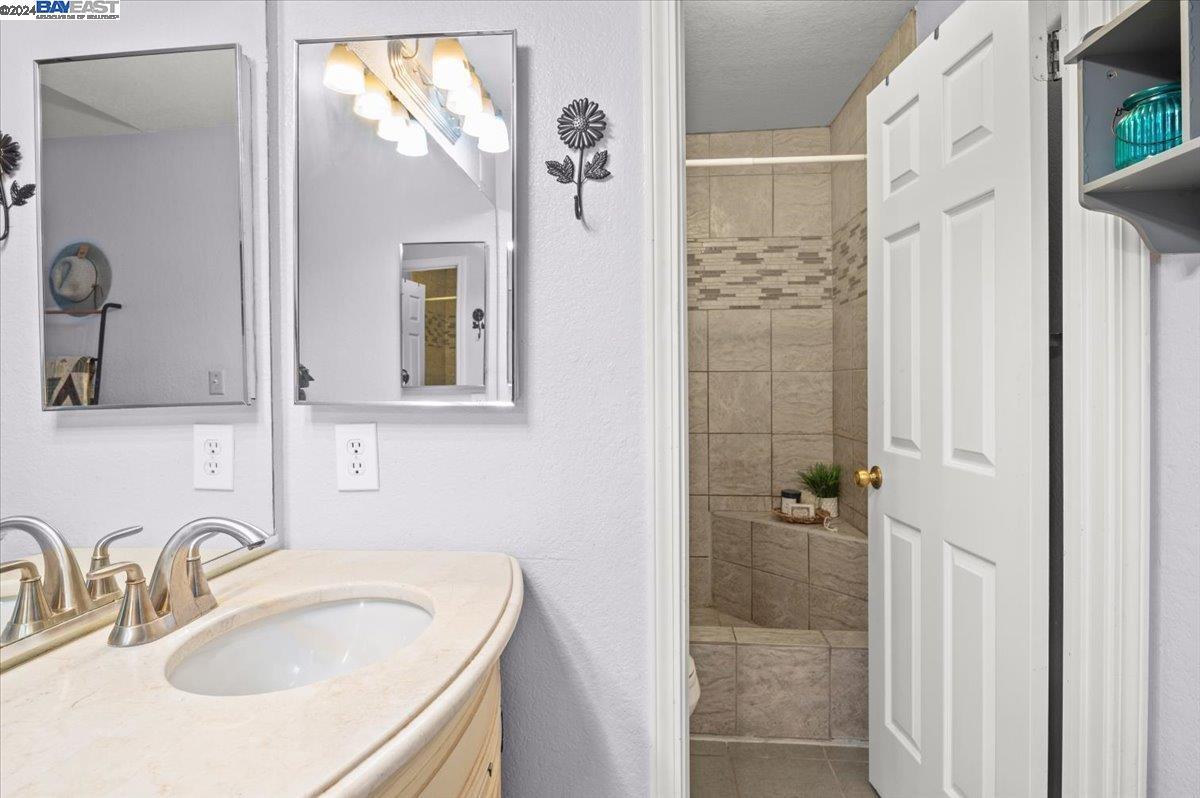 Detail Gallery Image 25 of 31 For 7404 Rolling Hills Cir, Dublin,  CA 94568 - 2 Beds | 2/1 Baths