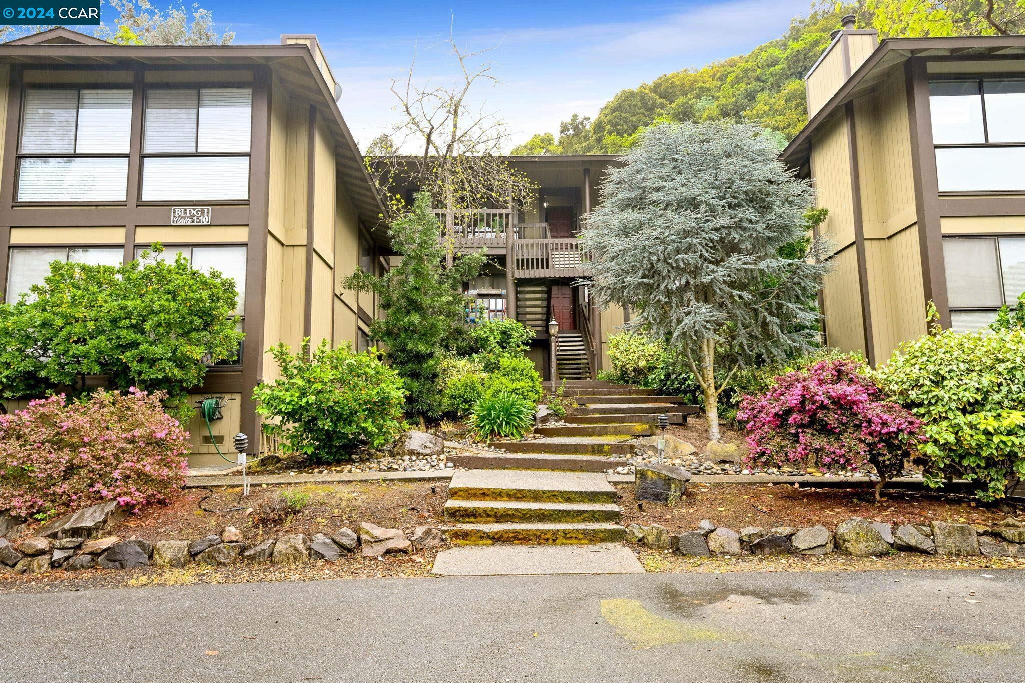 More Details about MLS # 41054363 : 2101 VANDERSLICE CT # 6