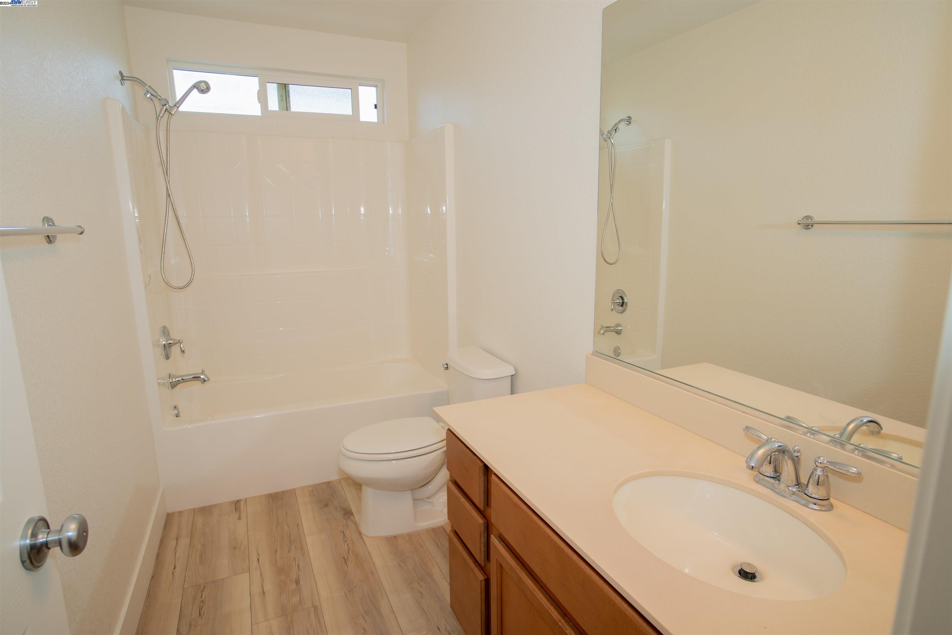 Detail Gallery Image 20 of 35 For 300 Yellow Rose Cir, Oakley,  CA 94561 - 4 Beds | 2/1 Baths