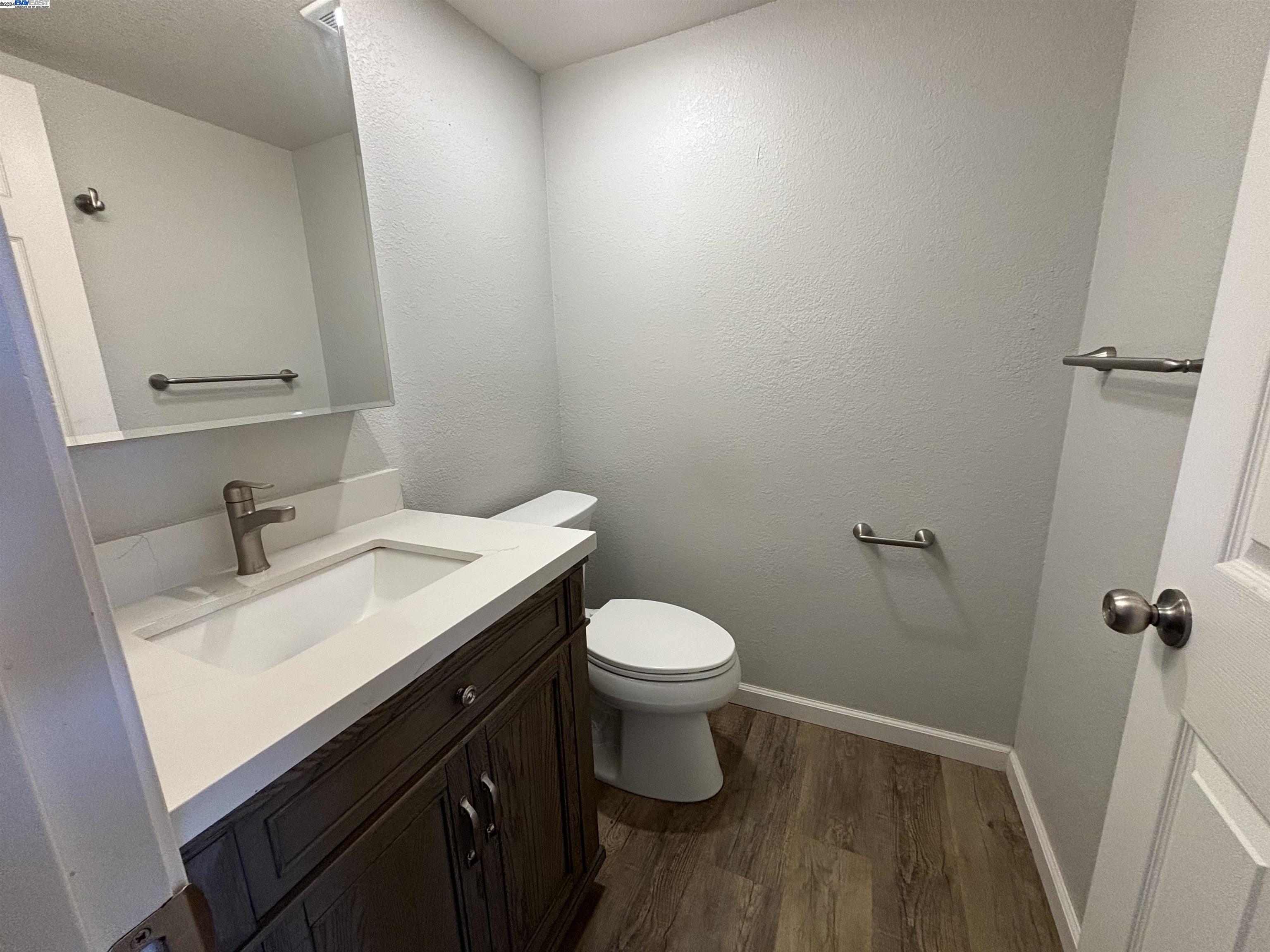 Detail Gallery Image 7 of 11 For 1941 Monterey Dr, Livermore,  CA 94551 - 3 Beds | 2/1 Baths