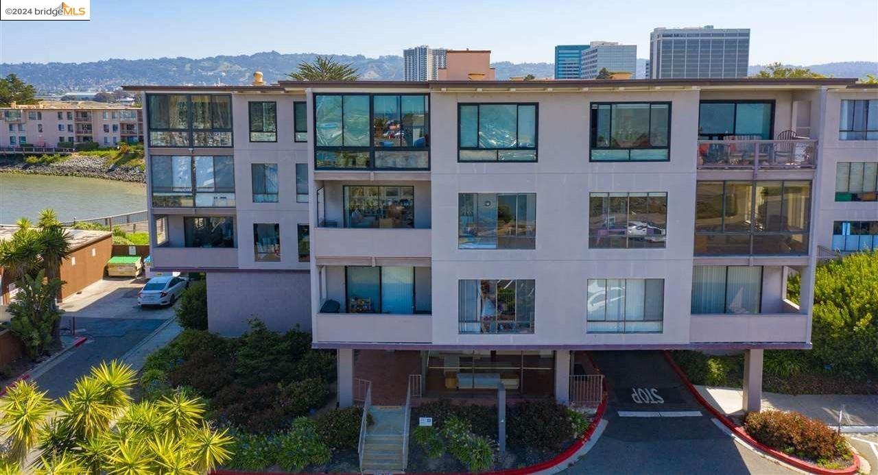 MLS: 41054390 Condo For Sale