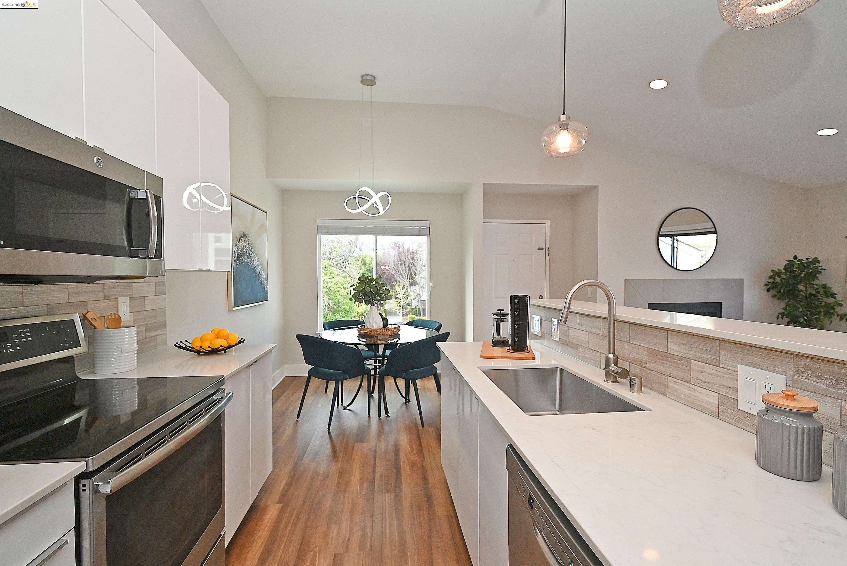 Detail Gallery Image 20 of 39 For 24 Schooner Ct, Richmond,  CA 94804 - 2 Beds | 2 Baths