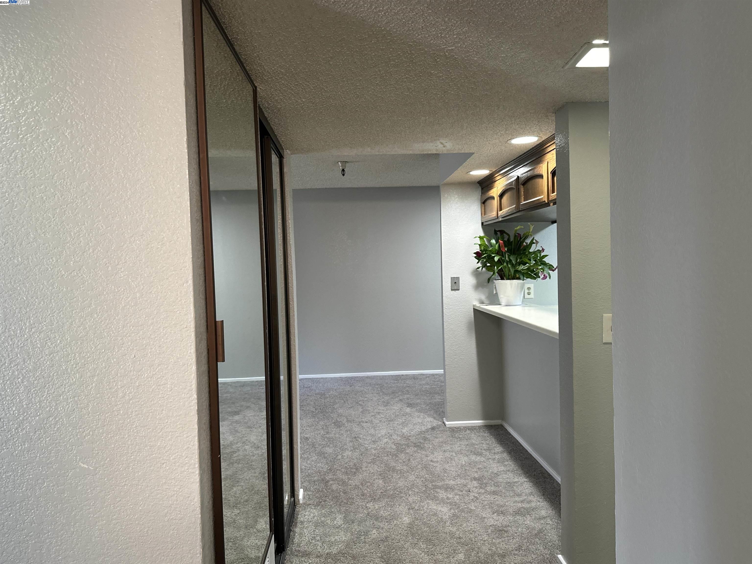 Detail Gallery Image 5 of 23 For 1132 Carpentier #205,  San Leandro,  CA 94577 - 2 Beds | 2 Baths
