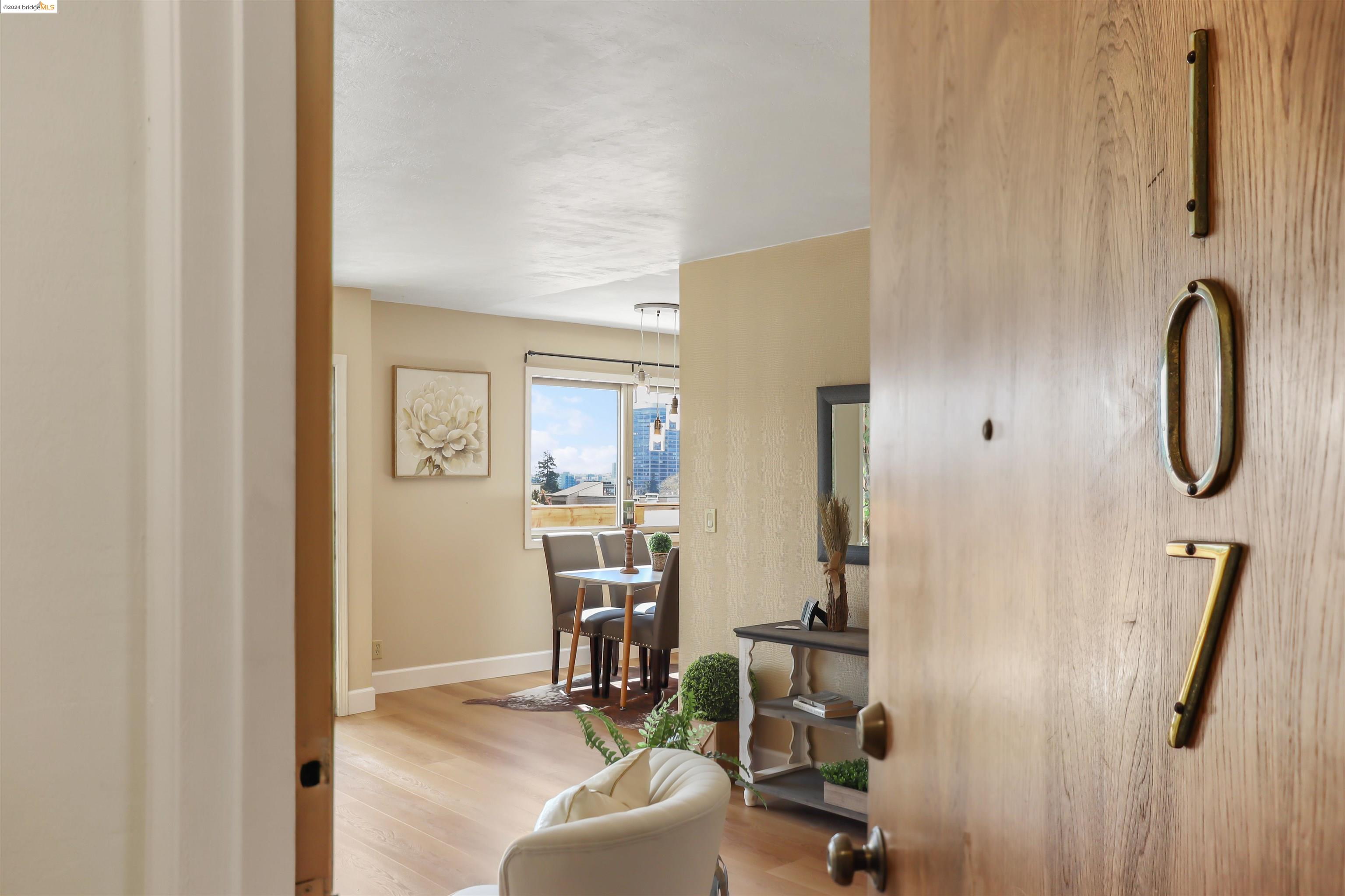 Detail Gallery Image 7 of 32 For 360 Vernon St #107,  Oakland,  CA 94610 - 2 Beds | 1 Baths