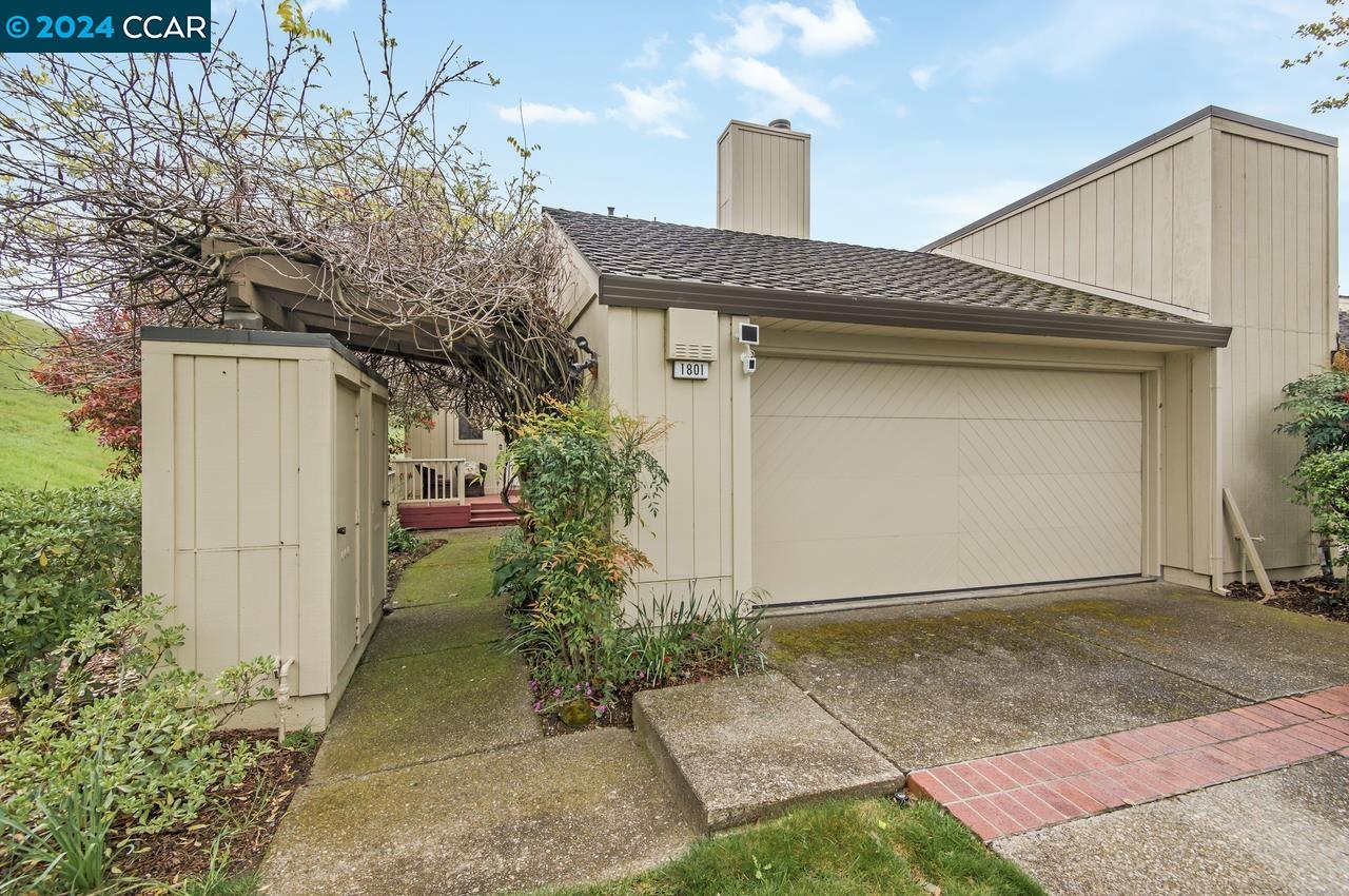 Detail Gallery Image 3 of 56 For 1801 Lamplight Ct, Walnut Creek,  CA 94597 - 3 Beds | 2/1 Baths