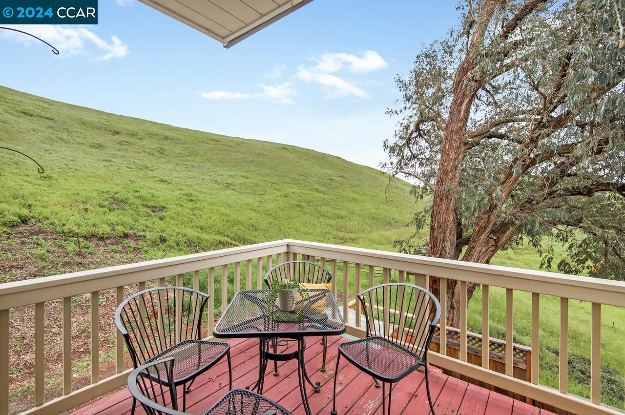 Detail Gallery Image 44 of 56 For 1801 Lamplight Ct, Walnut Creek,  CA 94597 - 3 Beds | 2/1 Baths