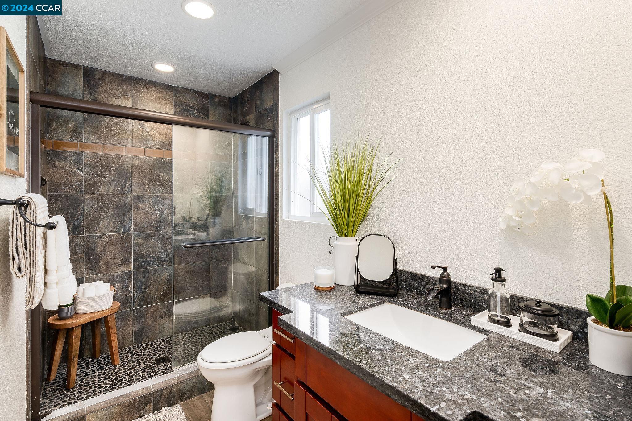 Detail Gallery Image 25 of 38 For 758 Wedgewood Dr, Pittsburg,  CA 94565 - 4 Beds | 2 Baths