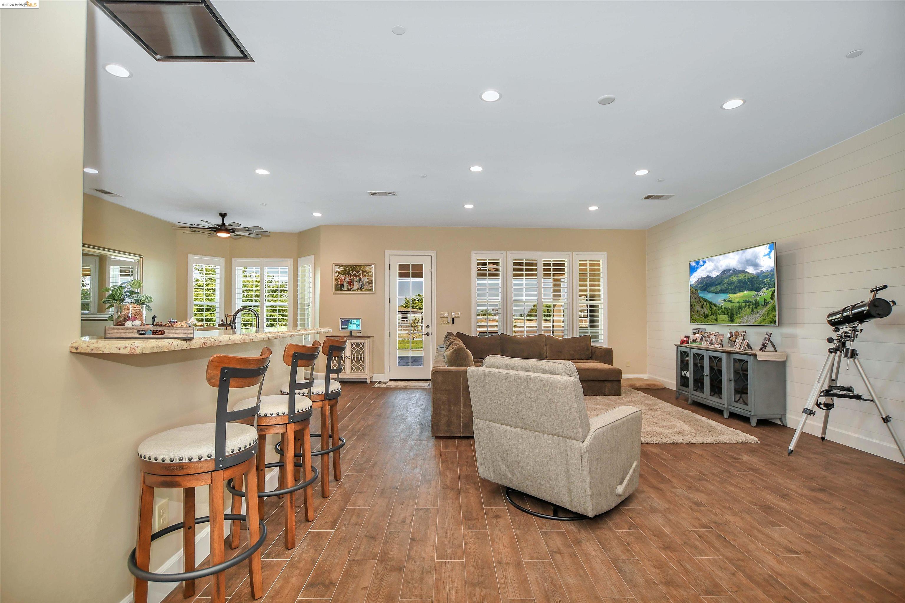 Detail Gallery Image 13 of 59 For 2100 Bartel, Knightsen,  CA 94548 - 5 Beds | 3/1 Baths