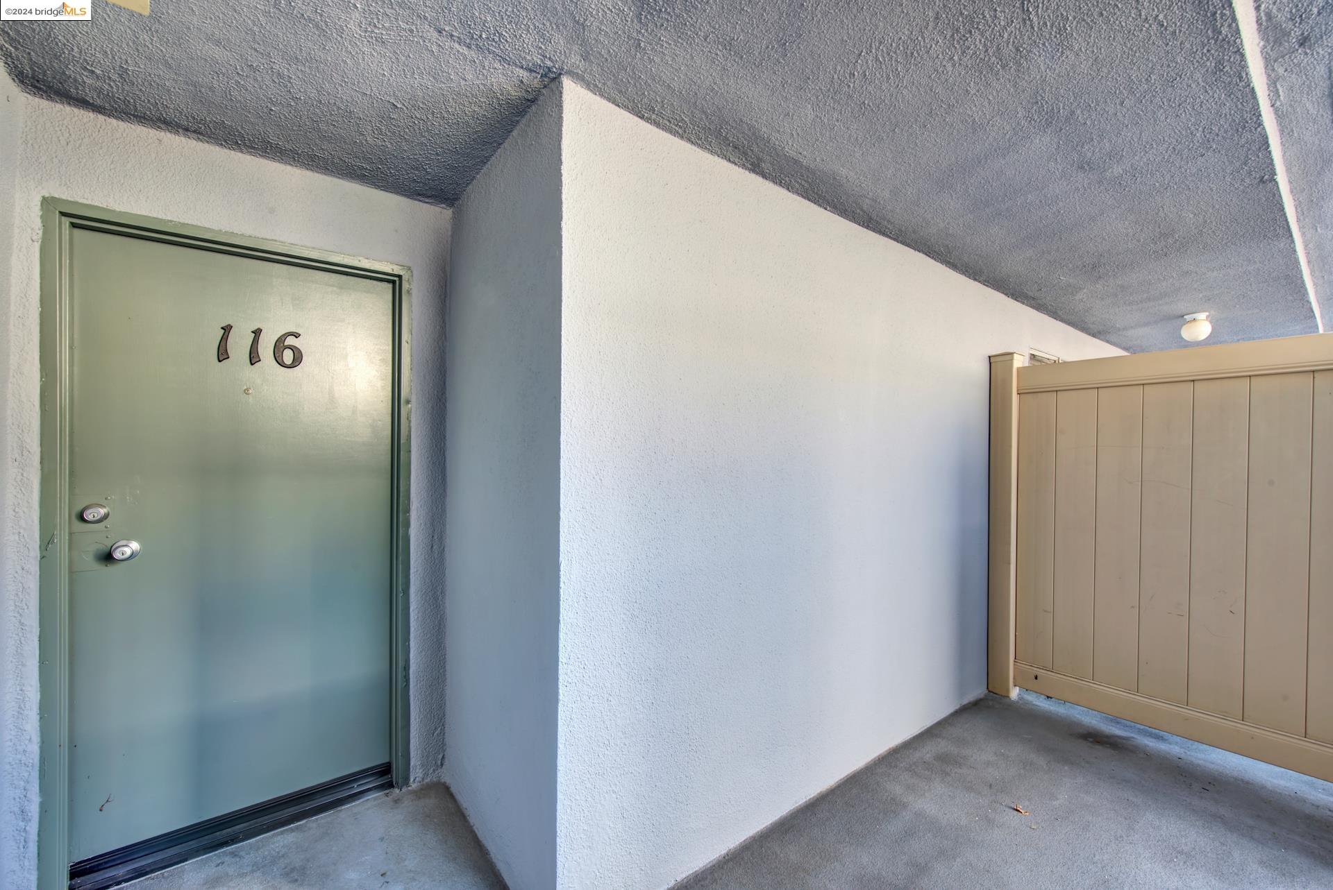 Detail Gallery Image 4 of 29 For 455 Crescent St #116,  Oakland,  CA 94610 - 1 Beds | 1 Baths