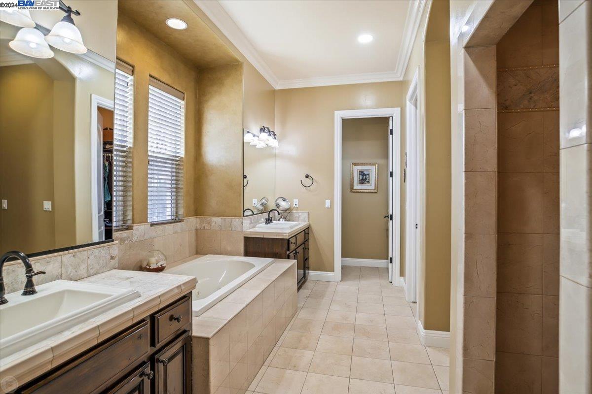 Detail Gallery Image 44 of 60 For 8762 Waterwell Way, Tracy,  CA 95304 - 4 Beds | 3/1 Baths