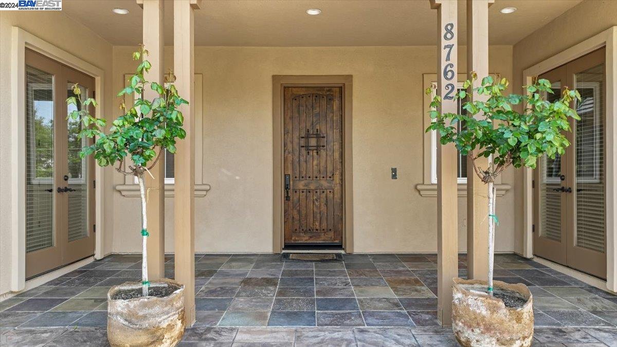 Detail Gallery Image 8 of 60 For 8762 Waterwell Way, Tracy,  CA 95304 - 4 Beds | 3/1 Baths