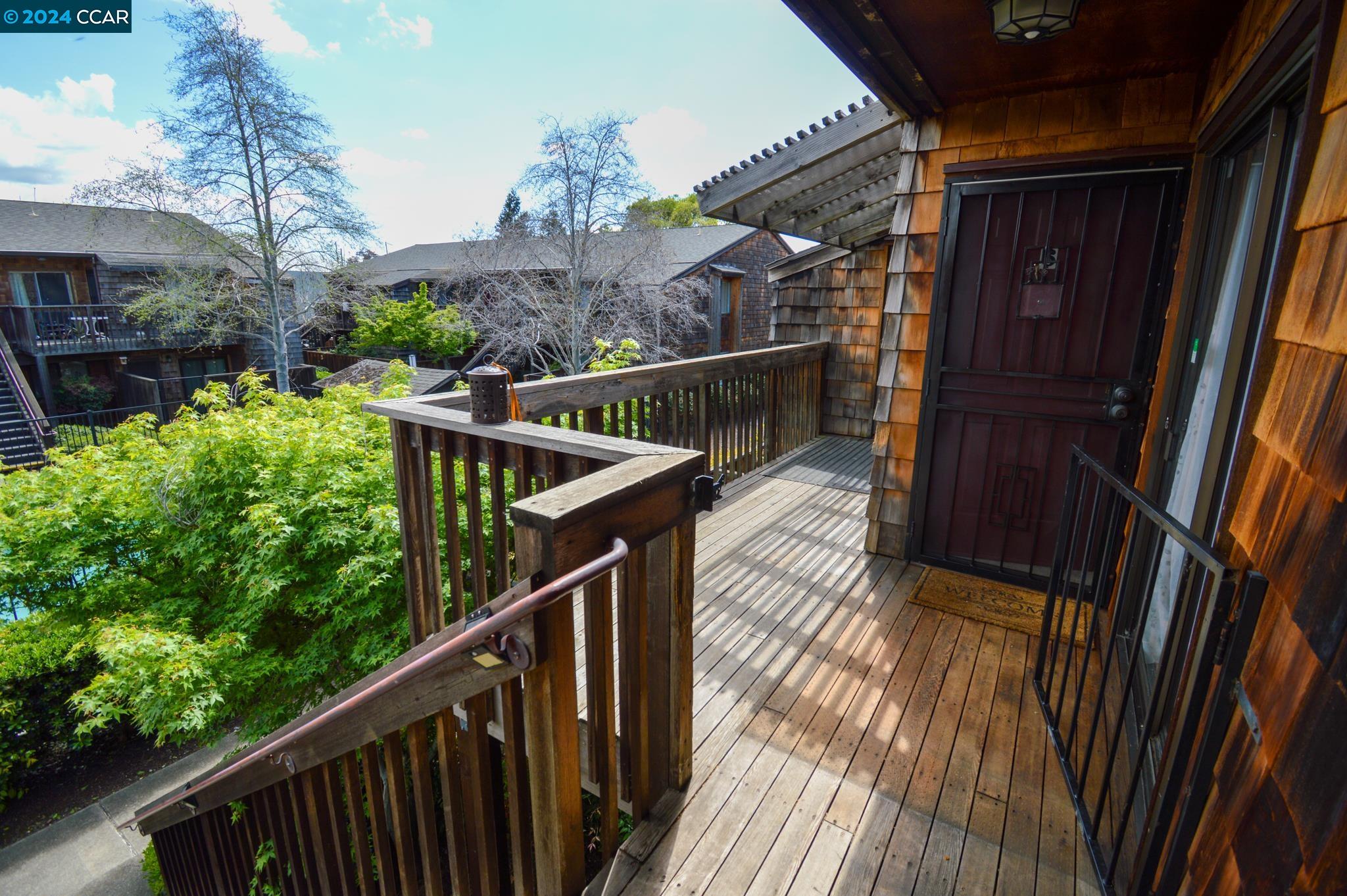 More Details about MLS # 41054517 : 2450 WALTERS WAY # 6