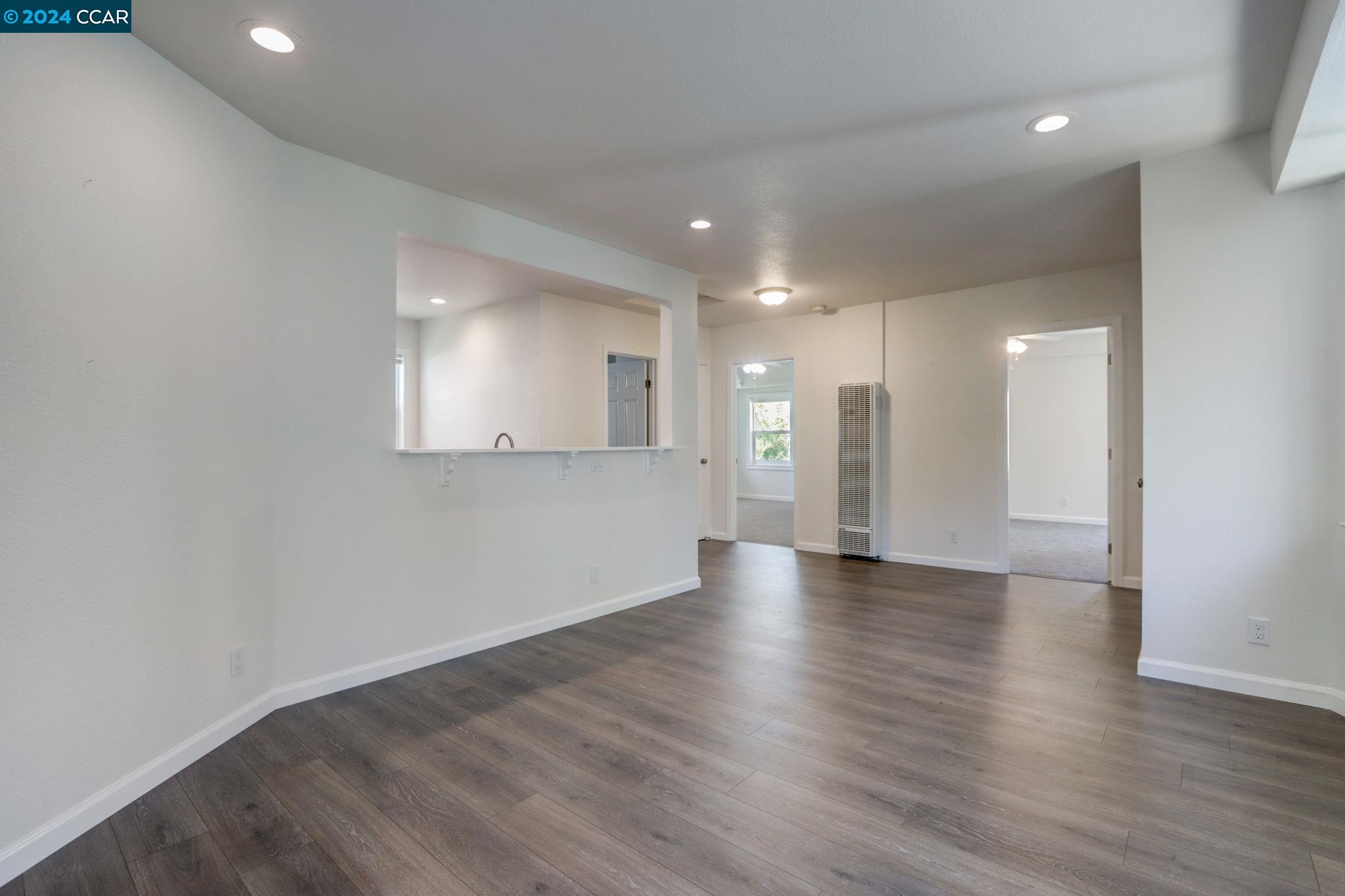 Detail Gallery Image 10 of 34 For 2020 Blake St, Berkeley,  CA 94704 - 3 Beds | 2 Baths