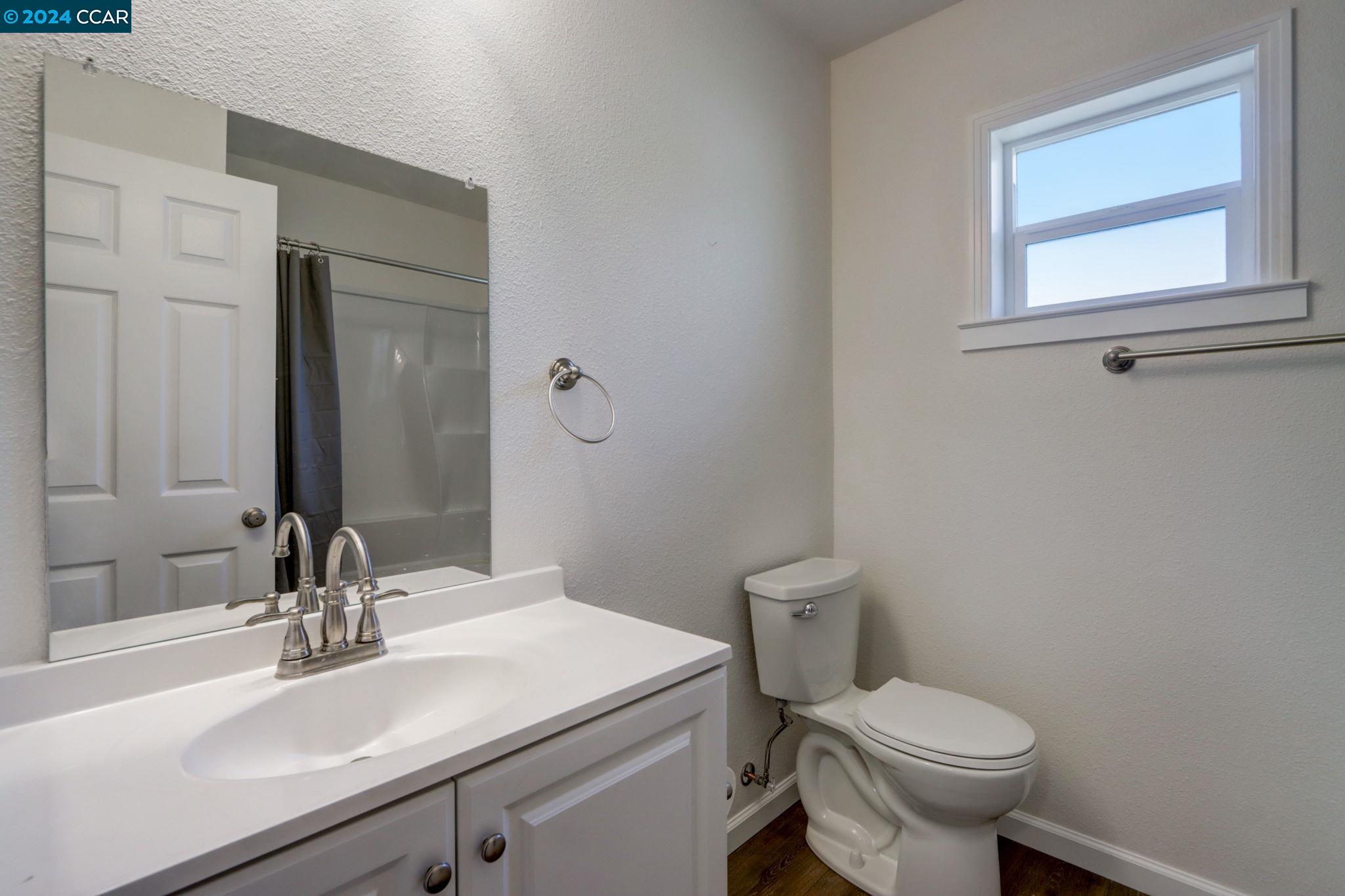 Detail Gallery Image 20 of 34 For 2020 Blake St, Berkeley,  CA 94704 - 3 Beds | 2 Baths