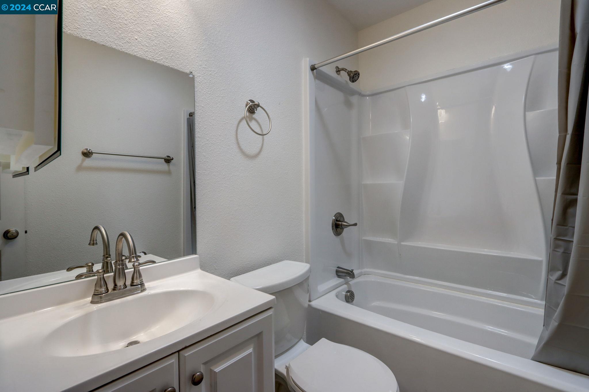 Detail Gallery Image 29 of 34 For 2020 Blake St, Berkeley,  CA 94704 - 3 Beds | 2 Baths