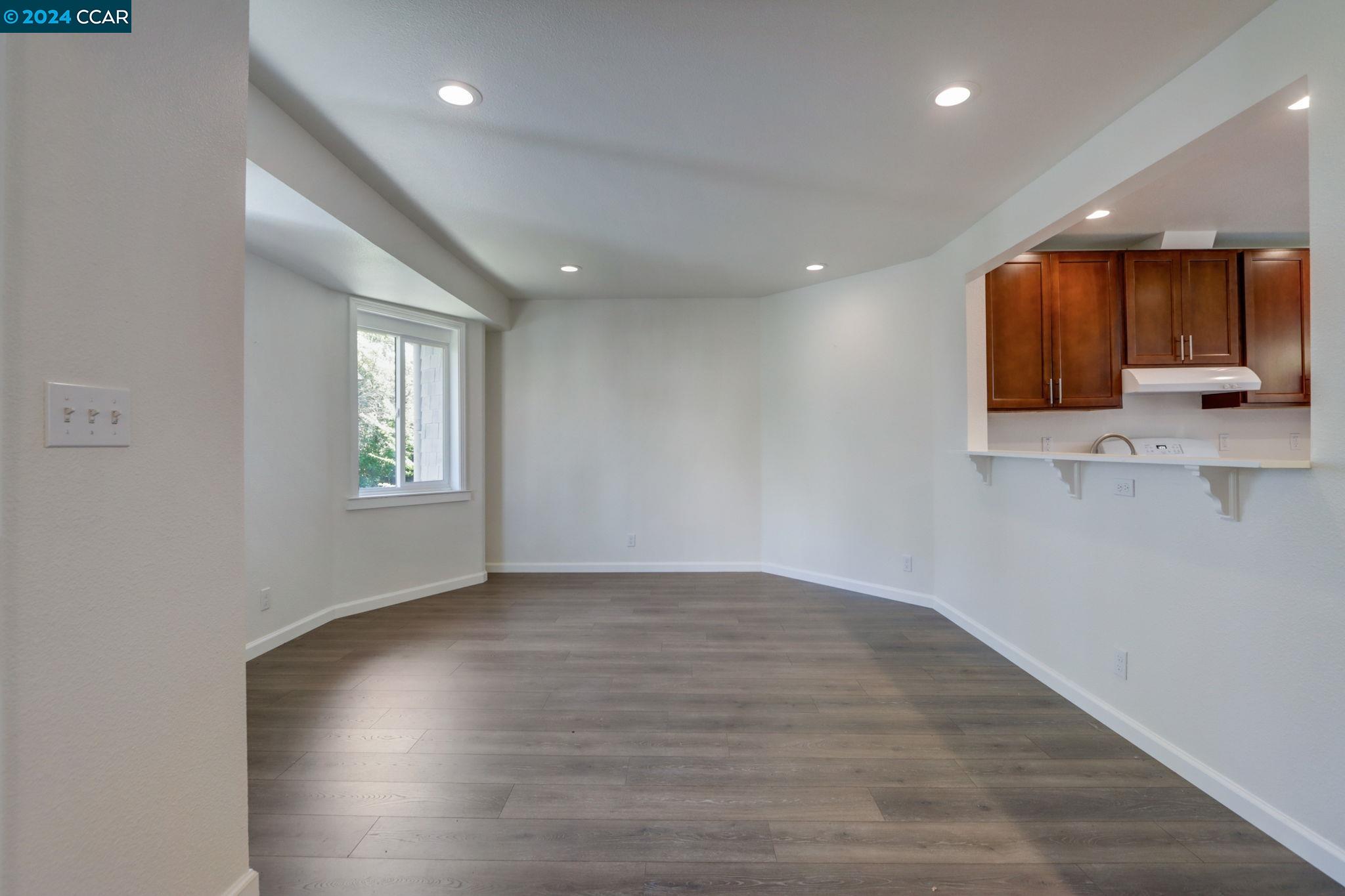Detail Gallery Image 5 of 34 For 2020 Blake St, Berkeley,  CA 94704 - 3 Beds | 2 Baths