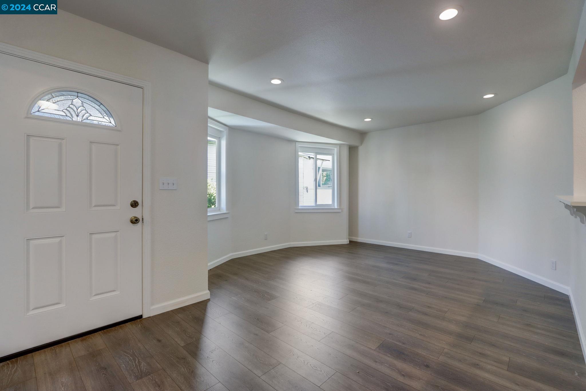 Detail Gallery Image 6 of 34 For 2020 Blake St, Berkeley,  CA 94704 - 3 Beds | 2 Baths