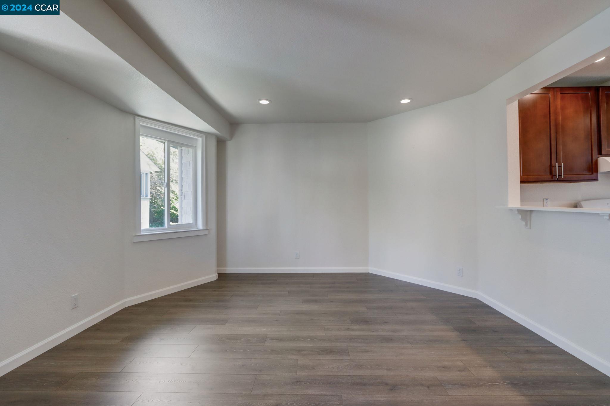 Detail Gallery Image 7 of 34 For 2020 Blake St, Berkeley,  CA 94704 - 3 Beds | 2 Baths