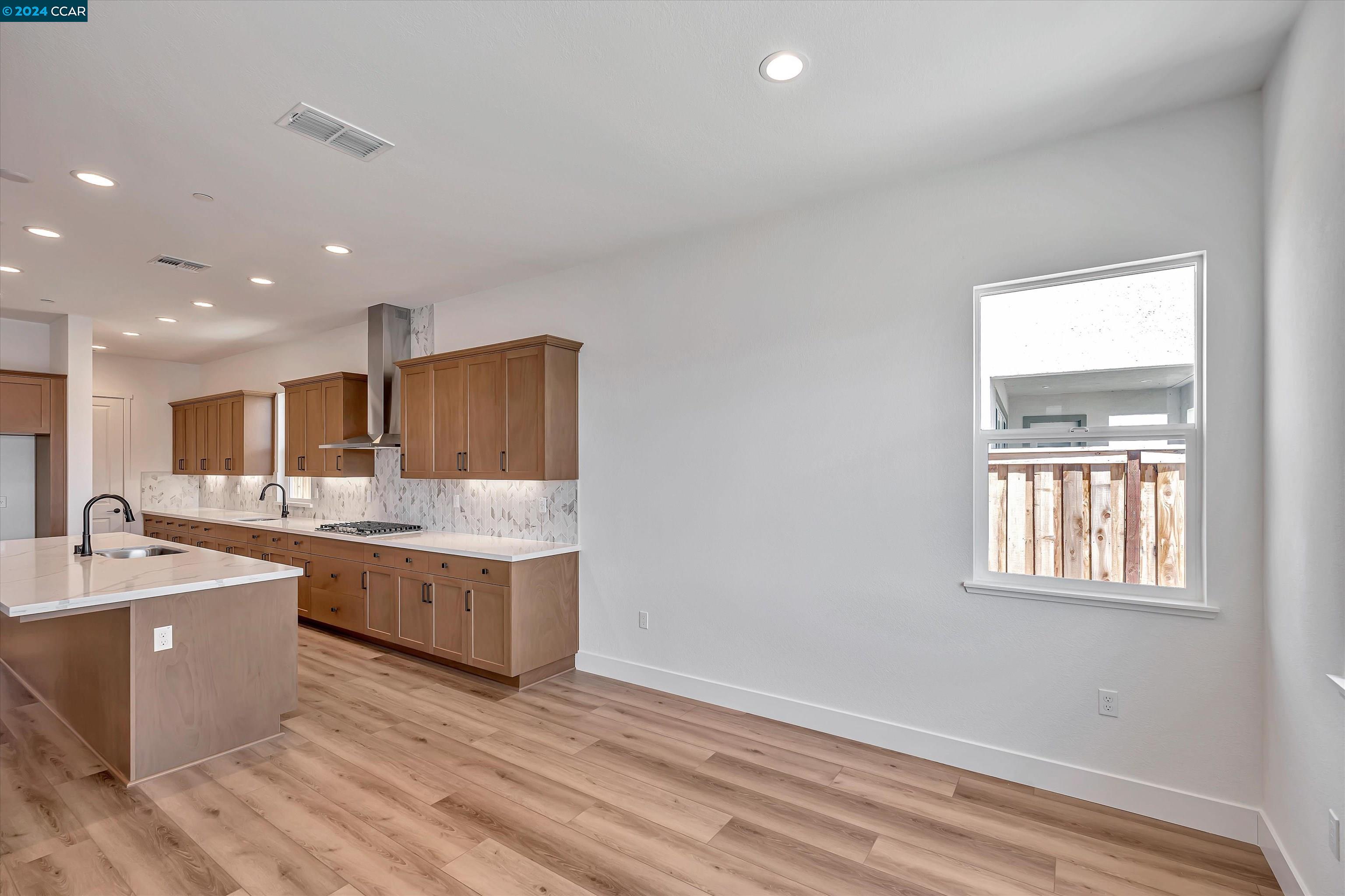 Detail Gallery Image 11 of 38 For 3384 Mulholland Drive, Lathrop,  CA 95330 - 3 Beds | 2/1 Baths